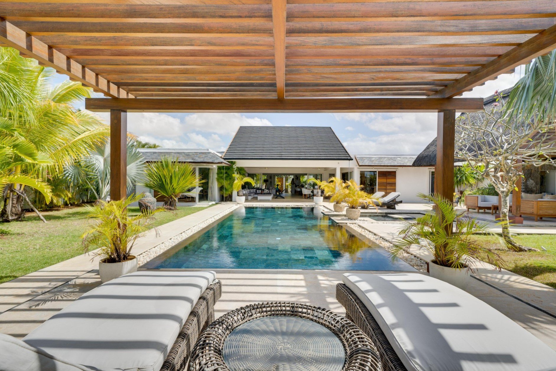 Why choose a villa in Mauritius?