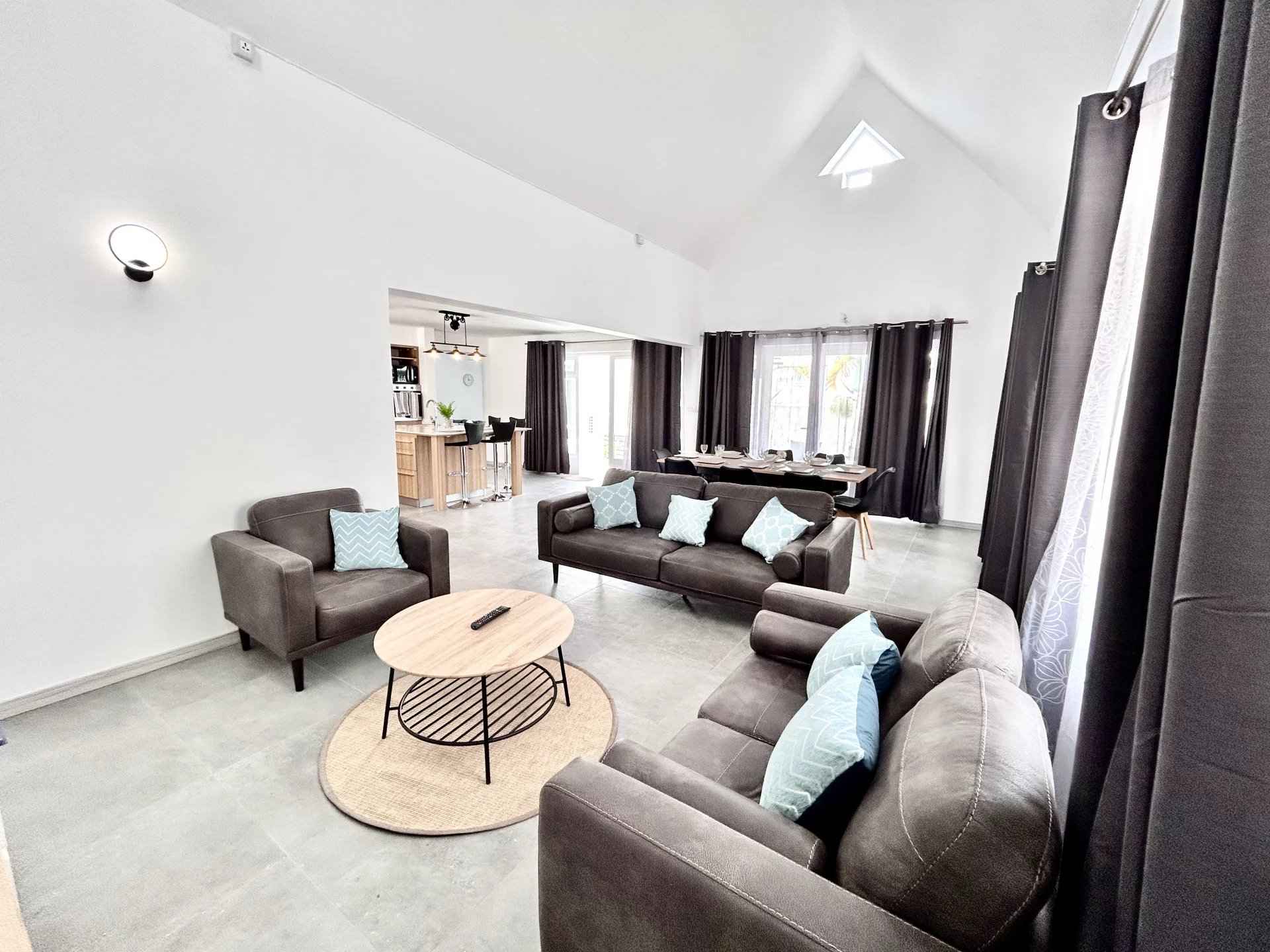 7e1b897af754cb58a71dc5b4632c4421 beba0ab3a9 1920 original - Translation missing: en.helpers.application.image_tag.default_alt