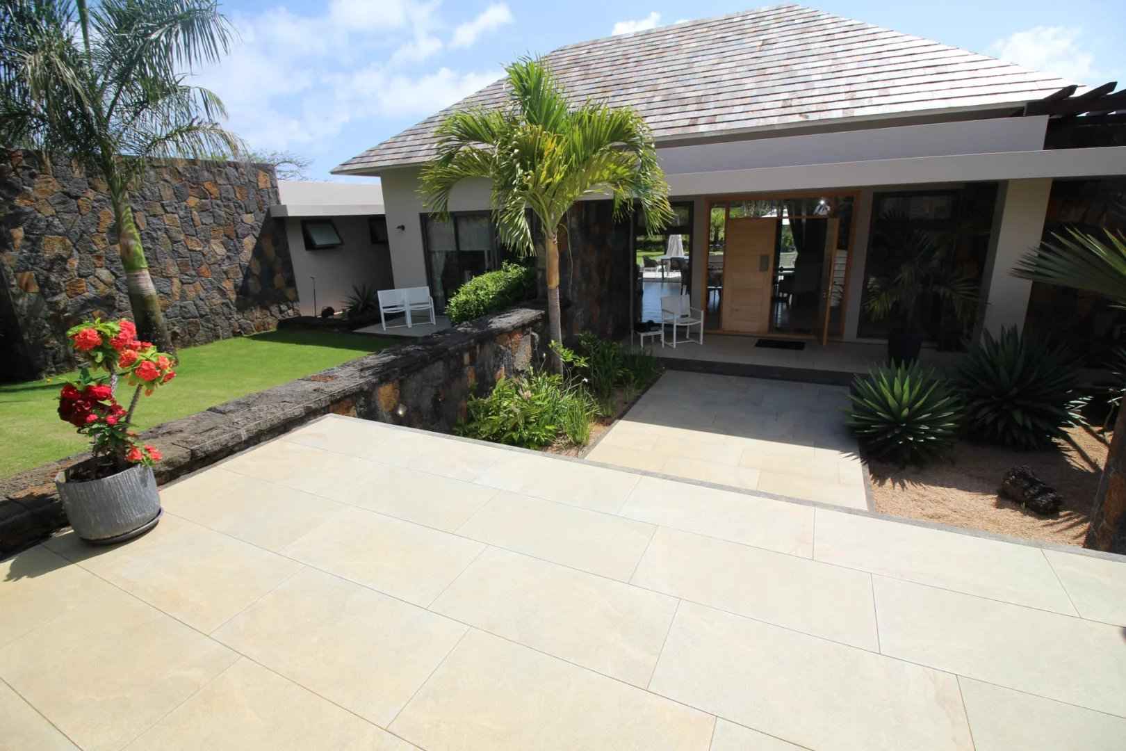 D6ba0a77d8bdddf06ea7b739fe65f88c a3b259367b 1620 original - Translation missing: en.helpers.application.image_tag.default_alt