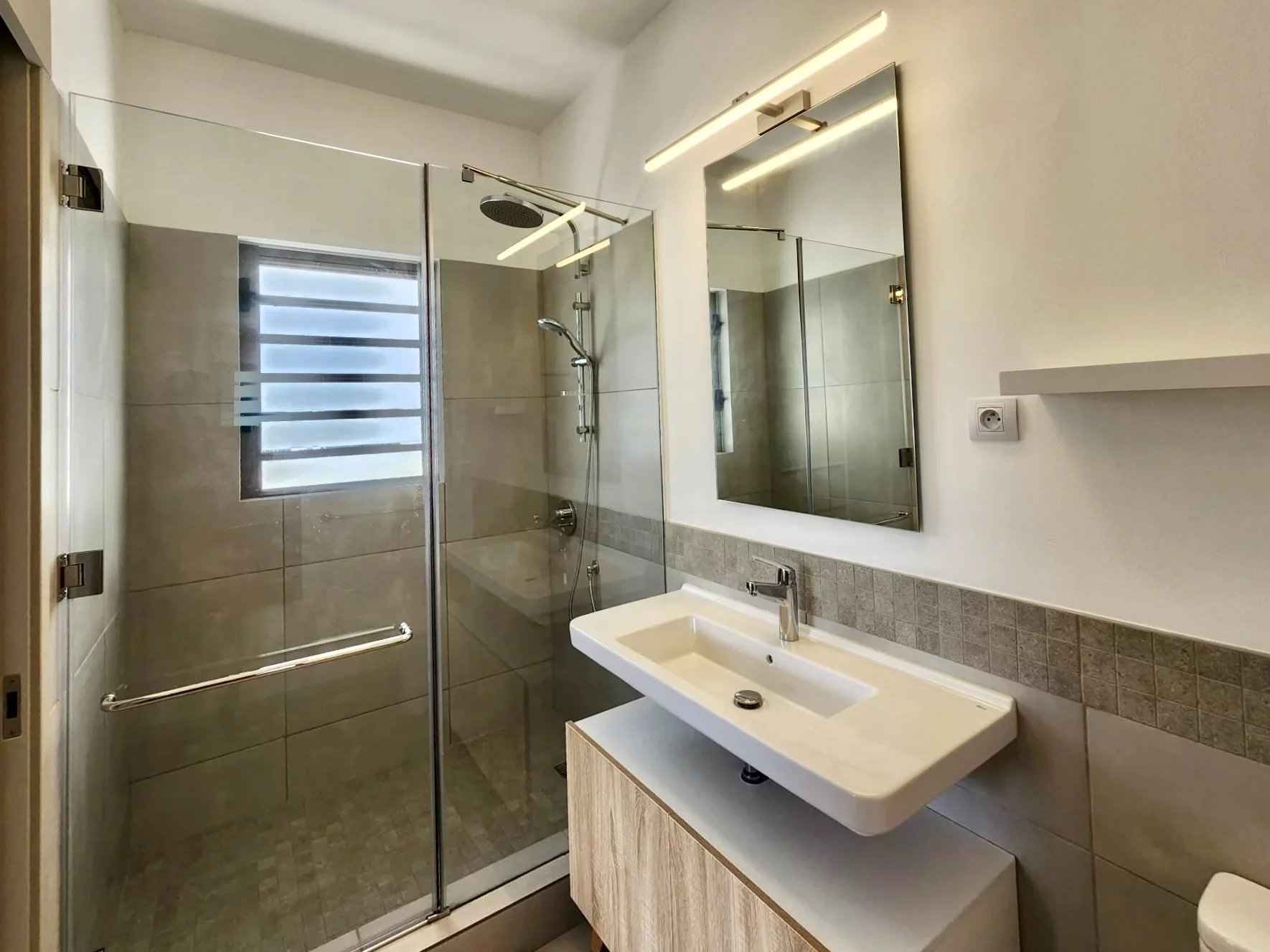 A9f5a52530f61512a2f81ea40bfb0a9c 8cc10e6c04 1770 original - Attribut alt par défaut.