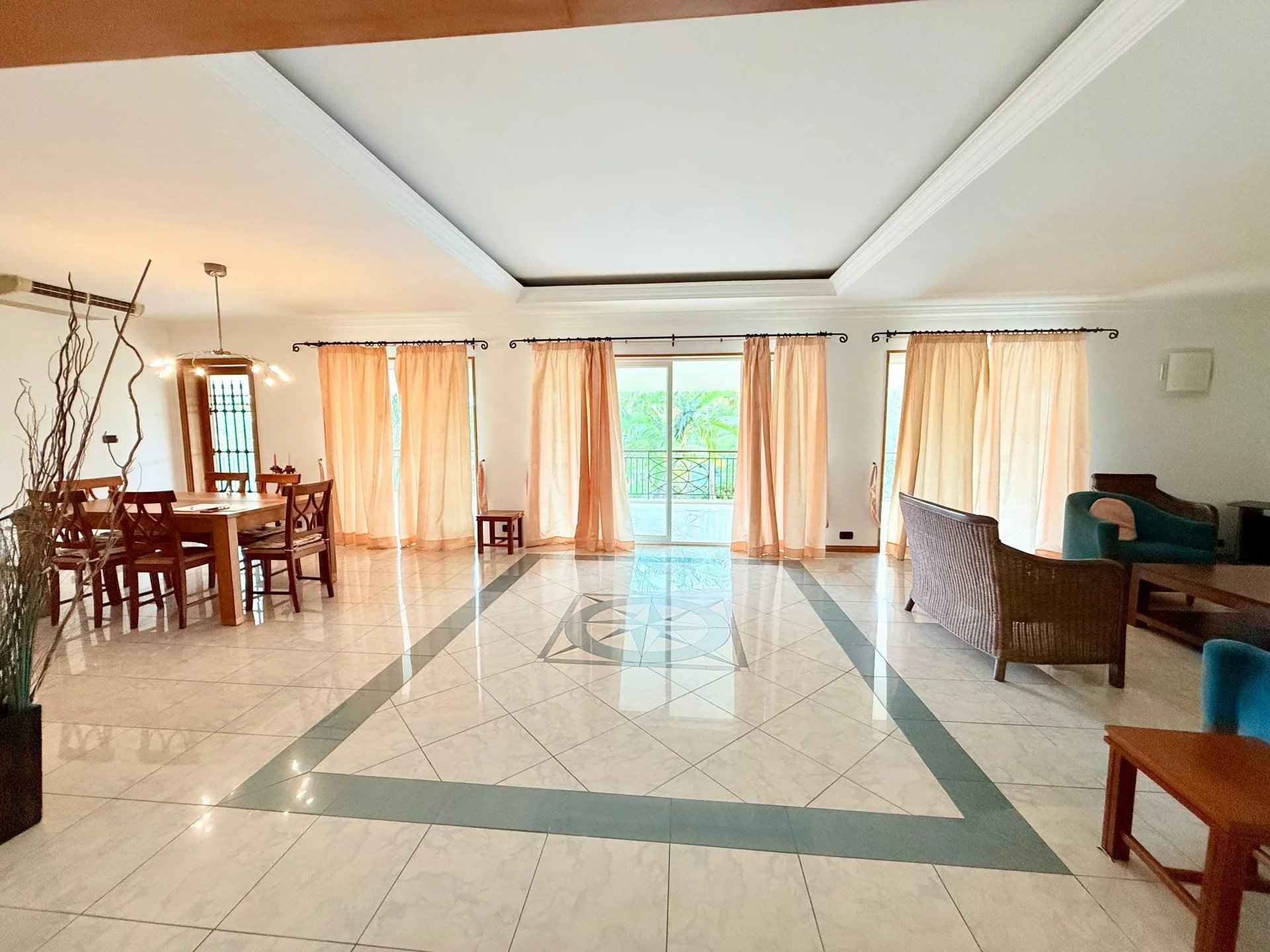 8ea6621dfd85c3d138b43ae78e2e66ba ffebeab805 1920 original - Attribut alt par défaut.