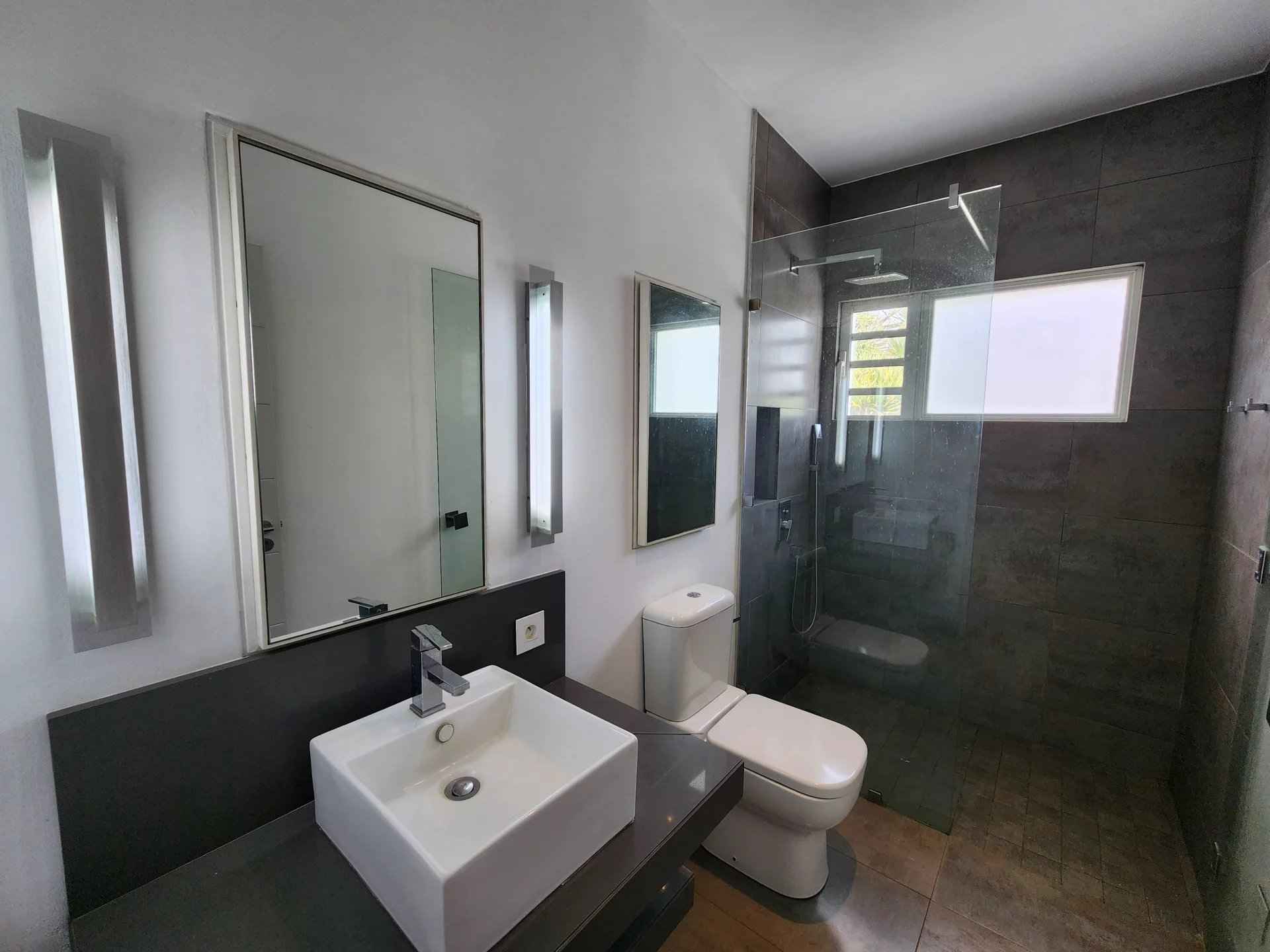 975233f92ef3f2d29af7dc918542d428 1debcaa807 1920 original - Attribut alt par défaut.