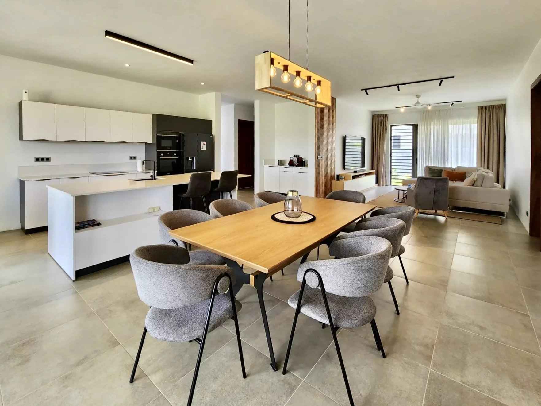 B1395f41dc2251b6350c38e01306c490 868b6c9220 1764 original - Attribut alt par défaut.