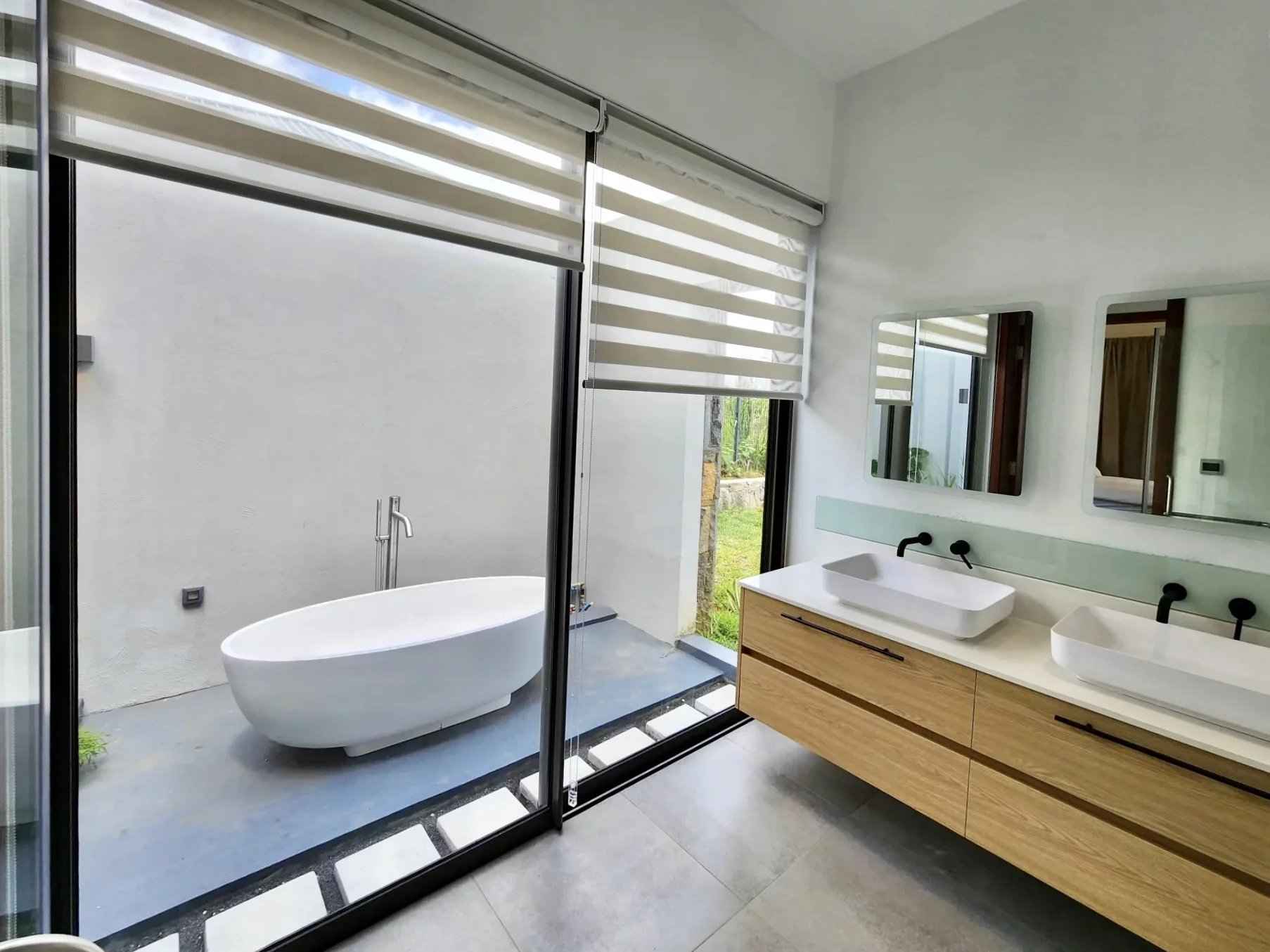 653649b7dd23dd438fe503bf62022806 1bae9bf1a0 1806 original - Attribut alt par défaut.