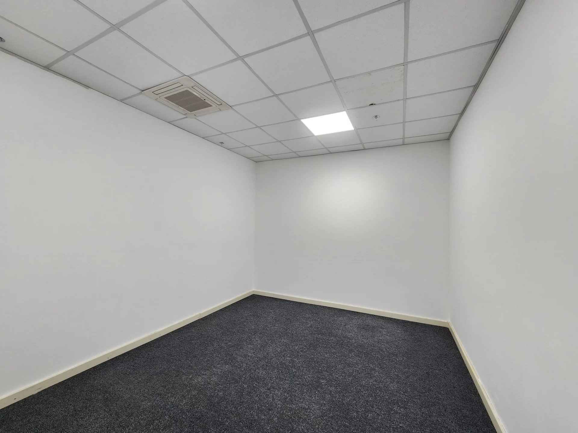 0ffdcd9e61b58ede4b118b44cf7eb02a e517ba33ea 1920 original - Translation missing: en.helpers.application.image_tag.default_alt