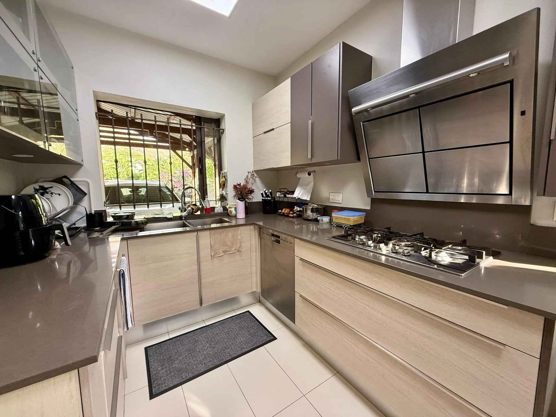 6abaa30d9303afbf1d43c51829ee370f a19c796683 1920 original - Attribut alt par défaut.