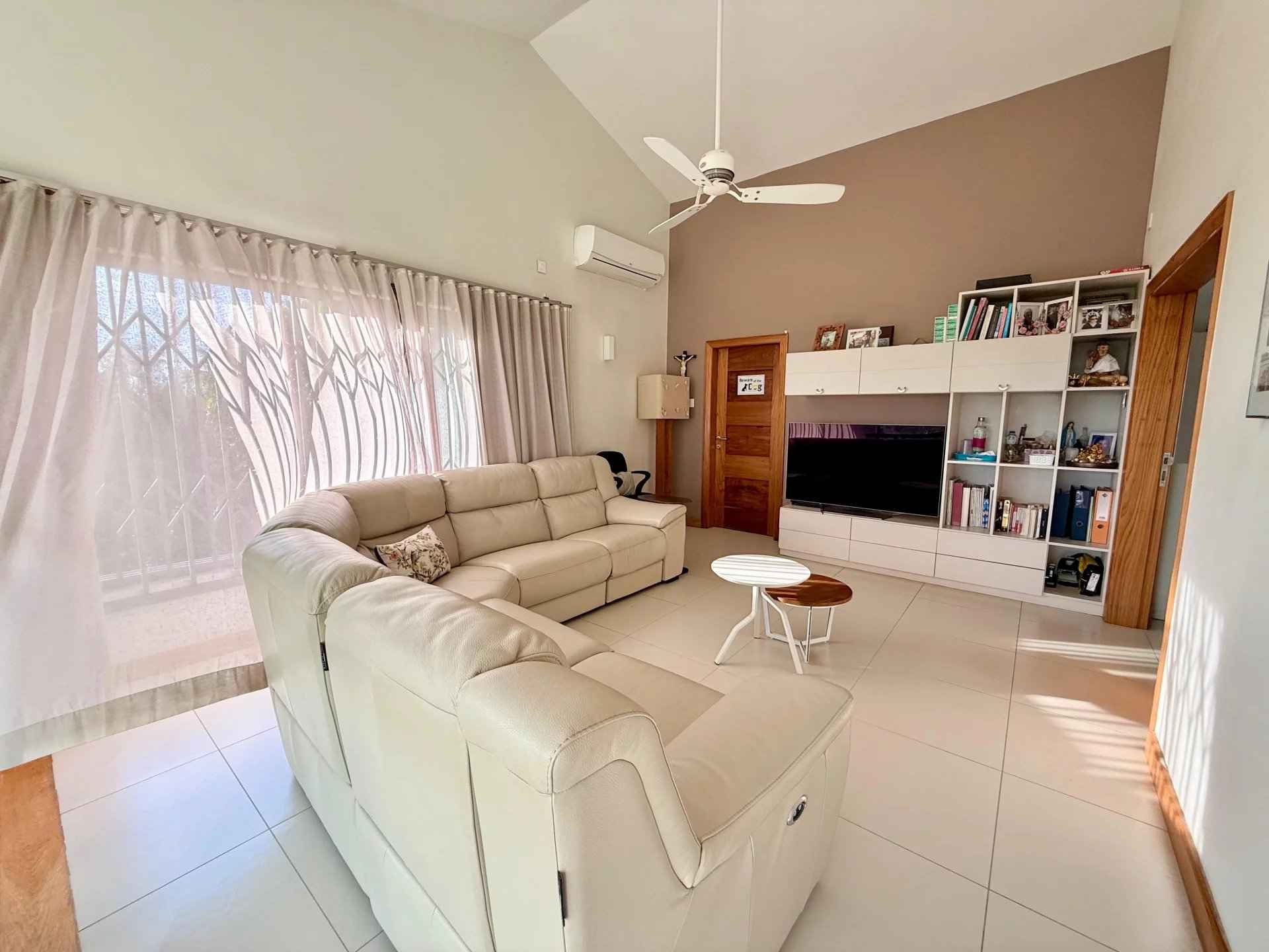 A300e41fce2d389b8f257402e606e23d f27d772c18 1920 original - Attribut alt par défaut.