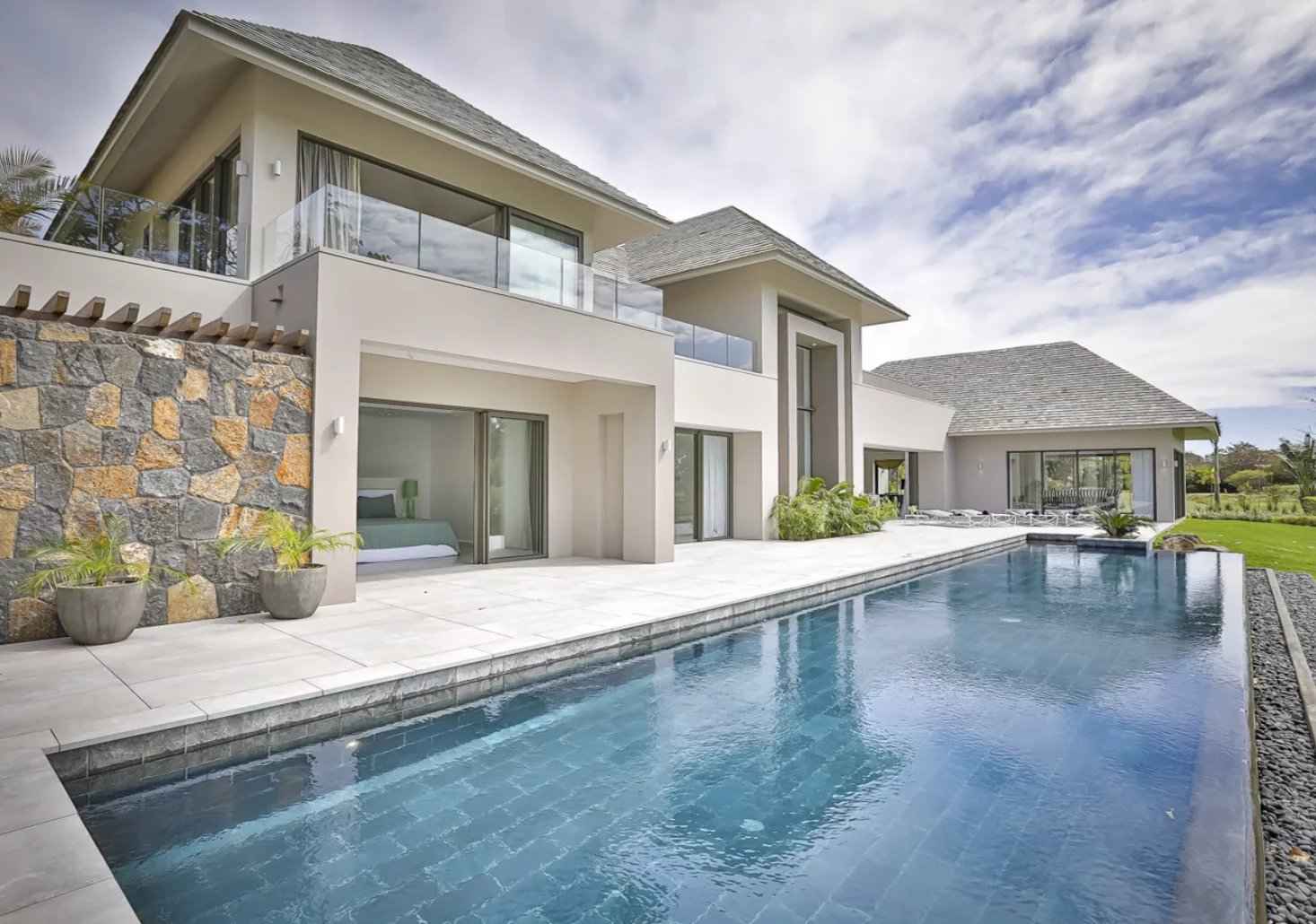 30765b5c893046b3dac455f4dc3abbf7 cb9144a726 1466 original - Attribut alt par défaut.