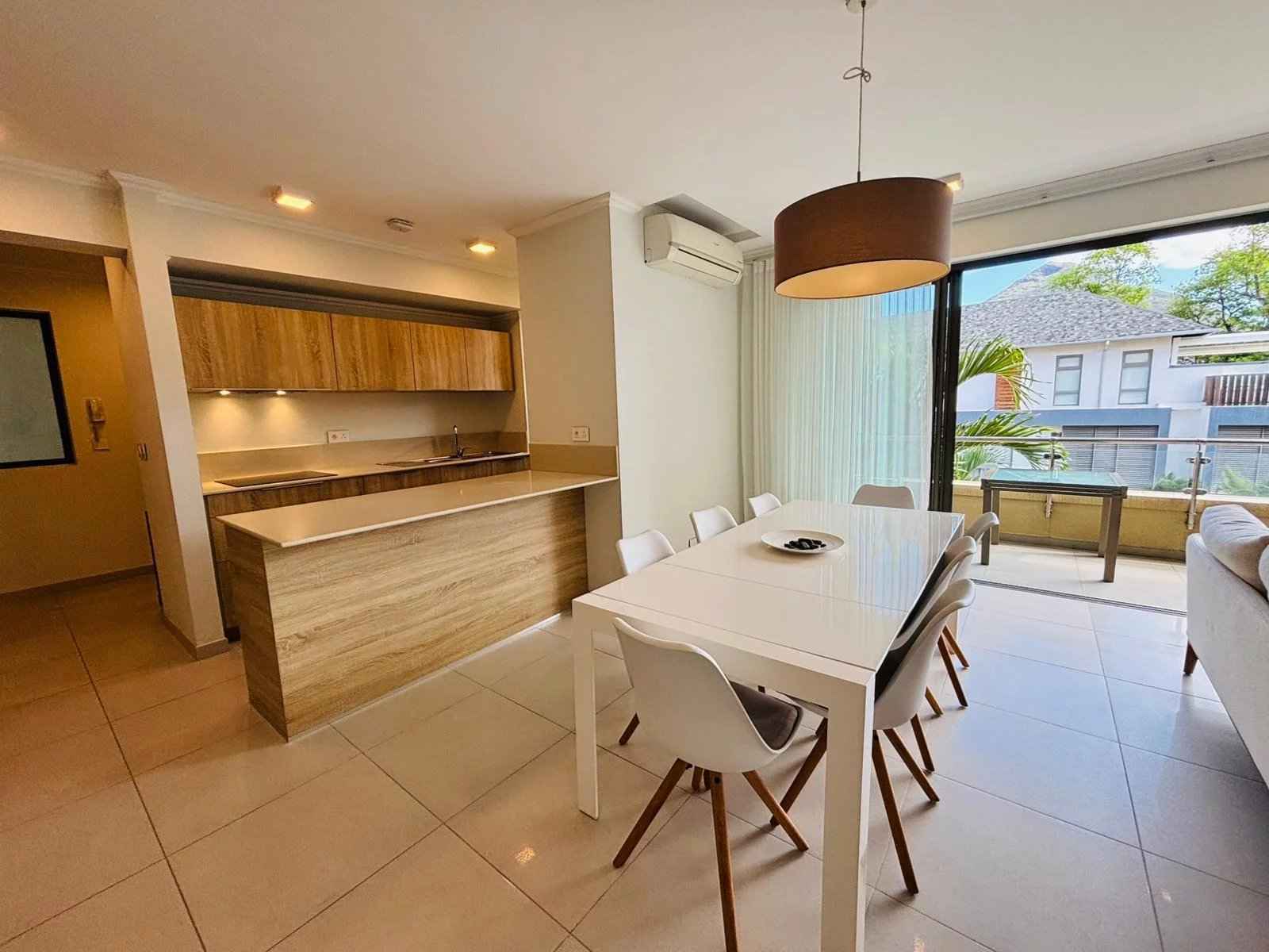 7abf1b848fb67aba778a259c676c8a07 f6bda3d6aa 1600 original - Attribut alt par défaut.