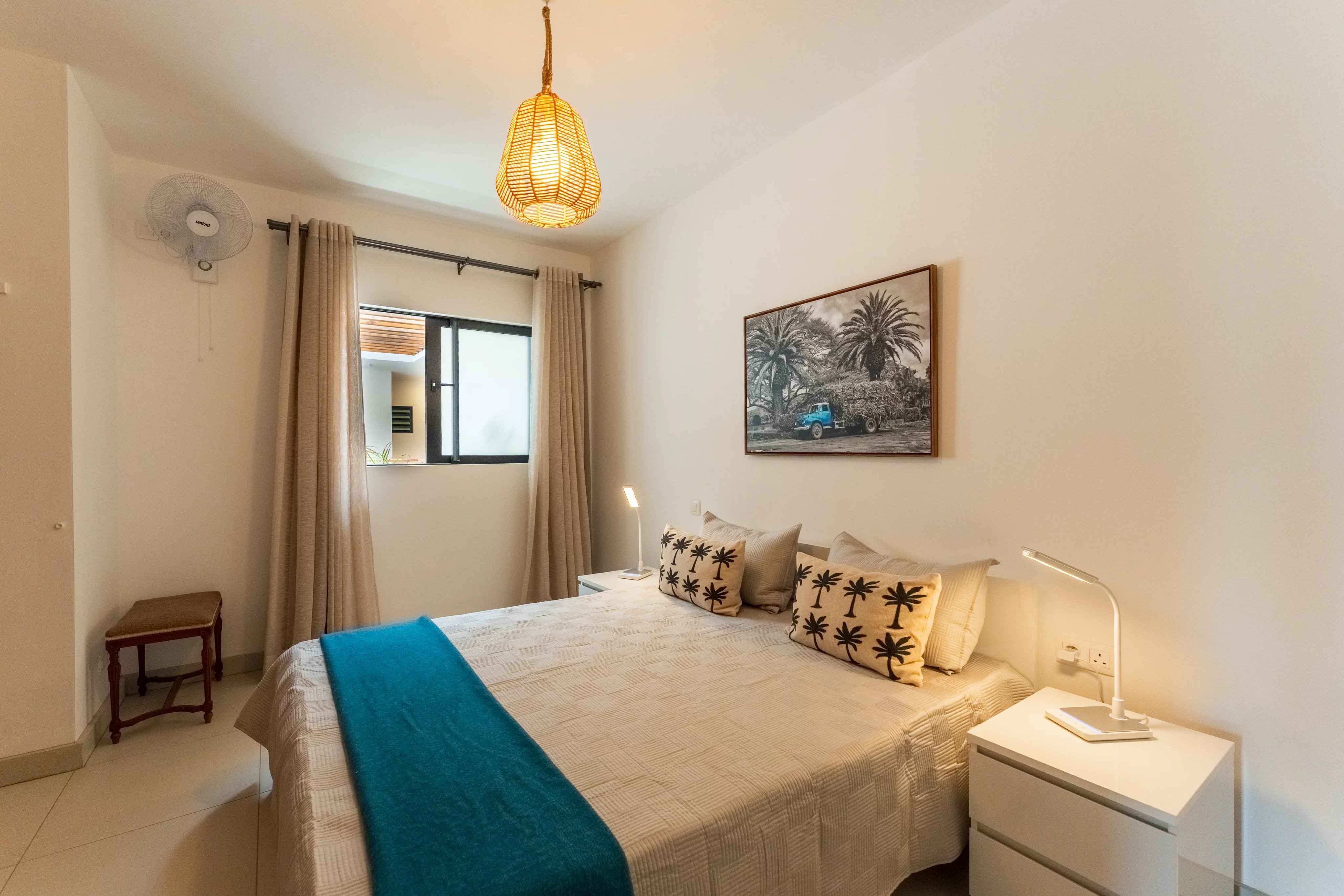 Cee45376a84f21fa78522bc8c7f81f9d 106254a064 4096 original - Attribut alt par défaut.