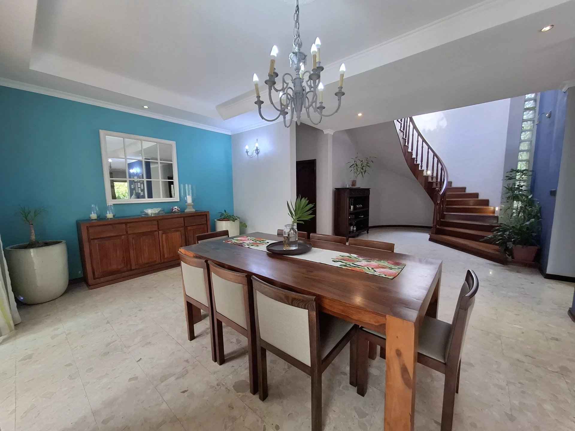 Cb5c4b24661255cc2041b275eac88f93 194be159ff 1920 original - Attribut alt par défaut.