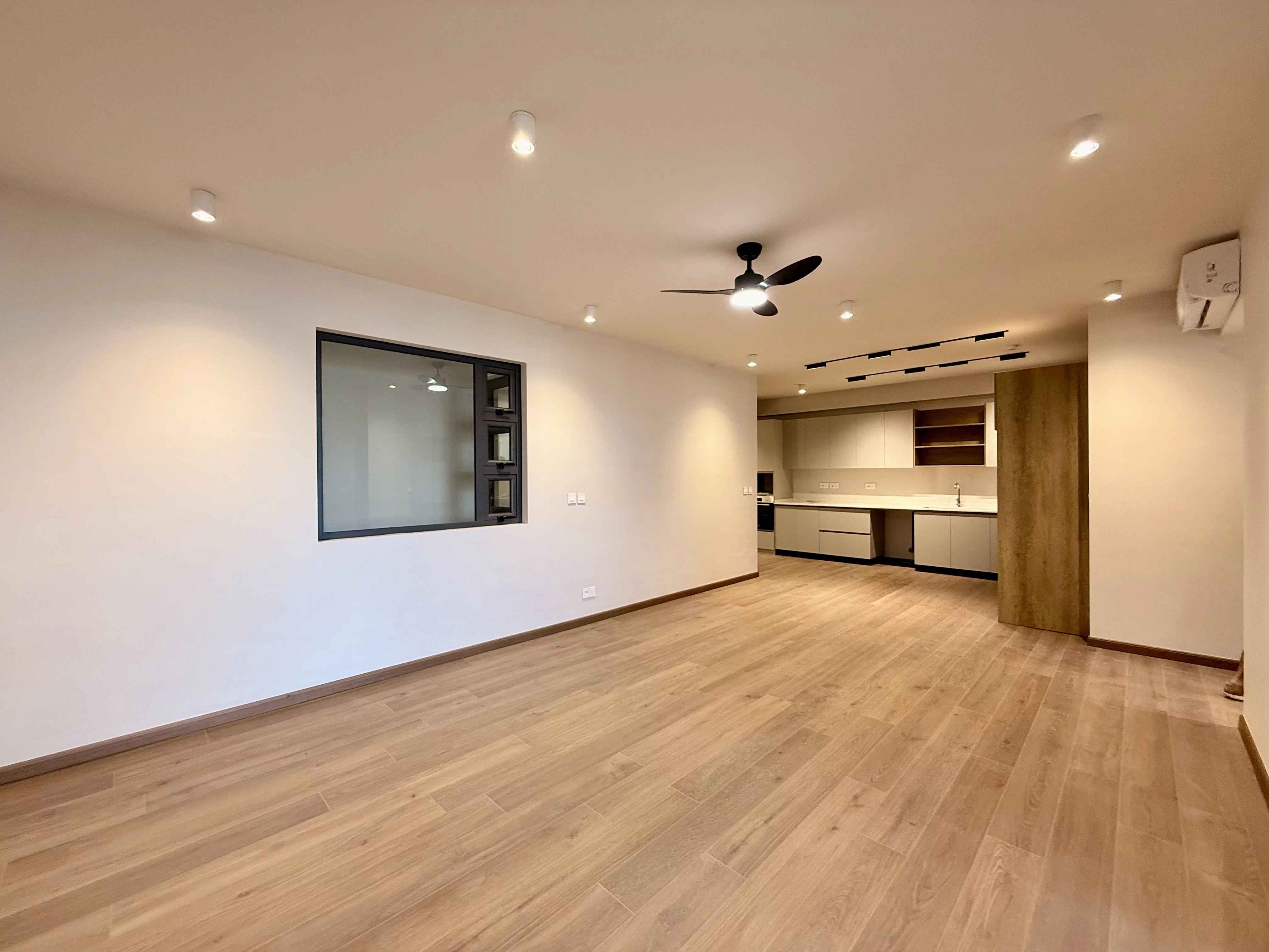 99f966d6bc08525e5315a8c9e158d9c1 1964bd2300 4032 original - Translation missing: en.helpers.application.image_tag.default_alt