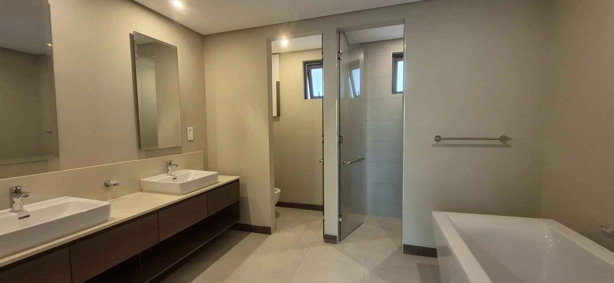 C2c60c2689a2842abb762c9c83427c3f db95a59e2b 2000 original - Attribut alt par défaut.