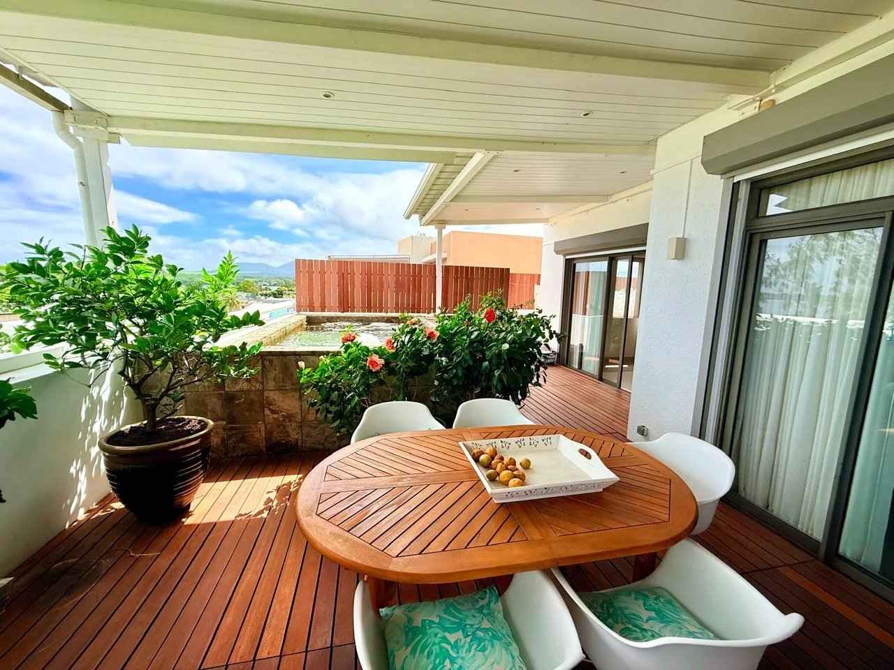 62e131531bb4f180348fa04f52d003b5 1baec27b88 1280 original - Attribut alt par défaut.