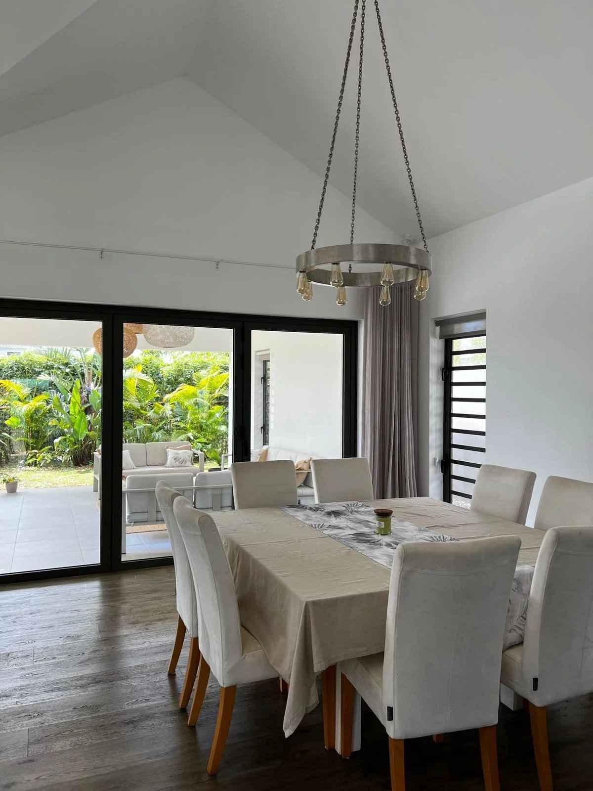 Fcd35b25c315f25c07d4ed161844bab9 fa4b038d2d 1600 original - Attribut alt par défaut.