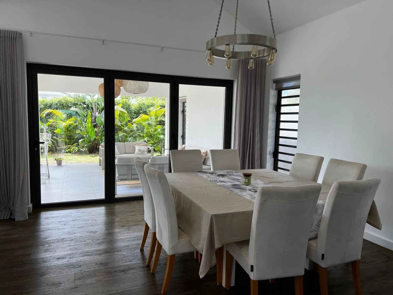 8c2a516a2aa2360a119f812b986c5bef f094fad473 1600 original - Attribut alt par défaut.