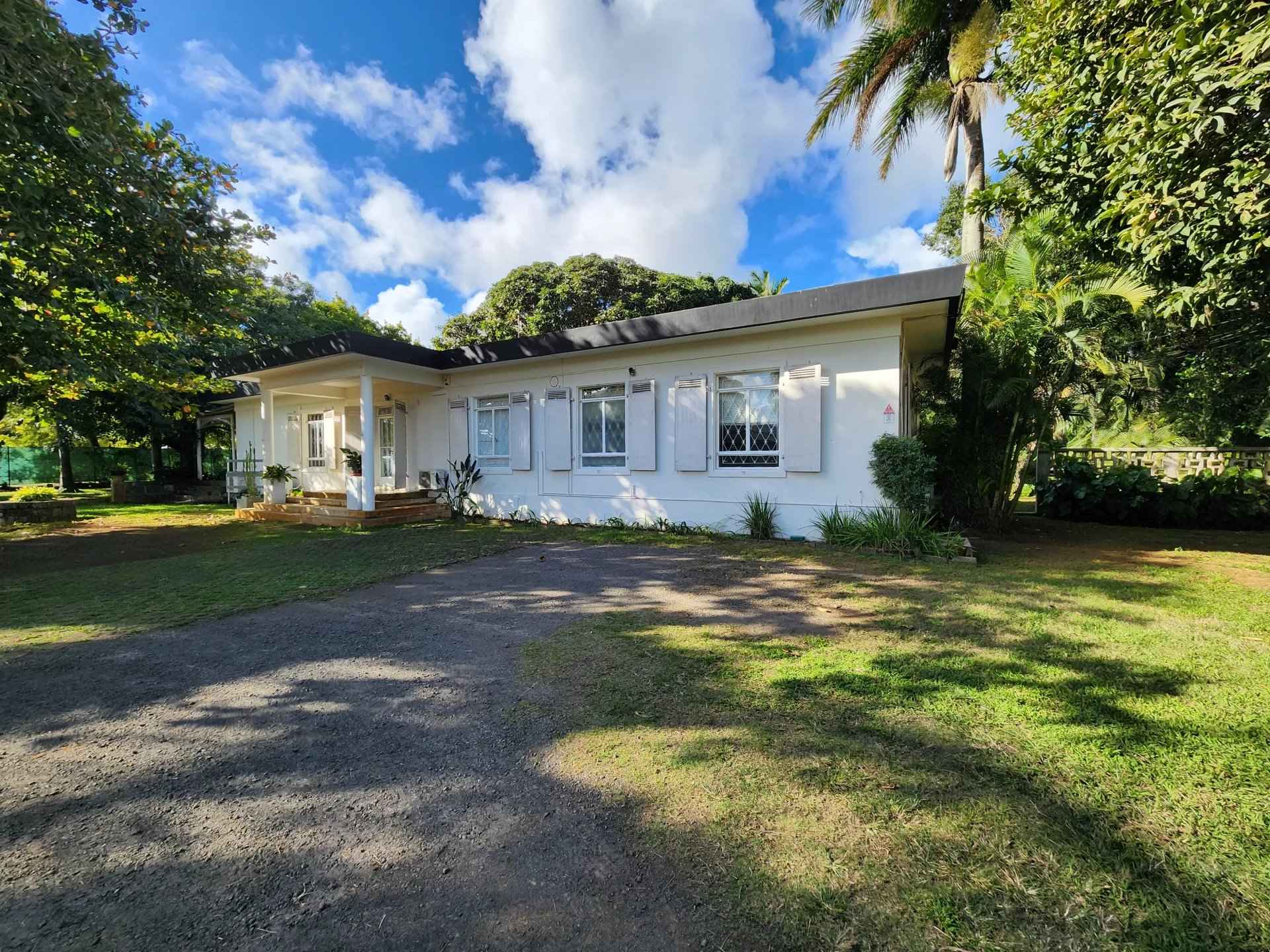 053c086e66378aff916743efe7d04175 f67d540c70 1920 original - Attribut alt par défaut.