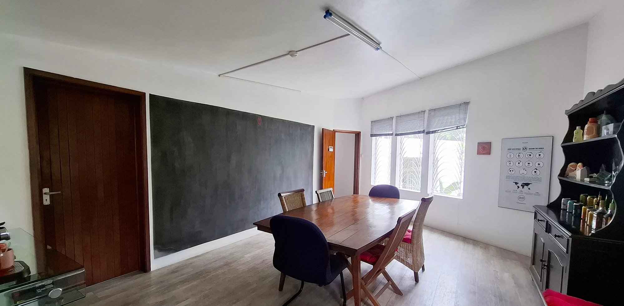 010a26fe3962f55446e0f94fd7918dd4 53006dba5b 2000 original - Attribut alt par défaut.