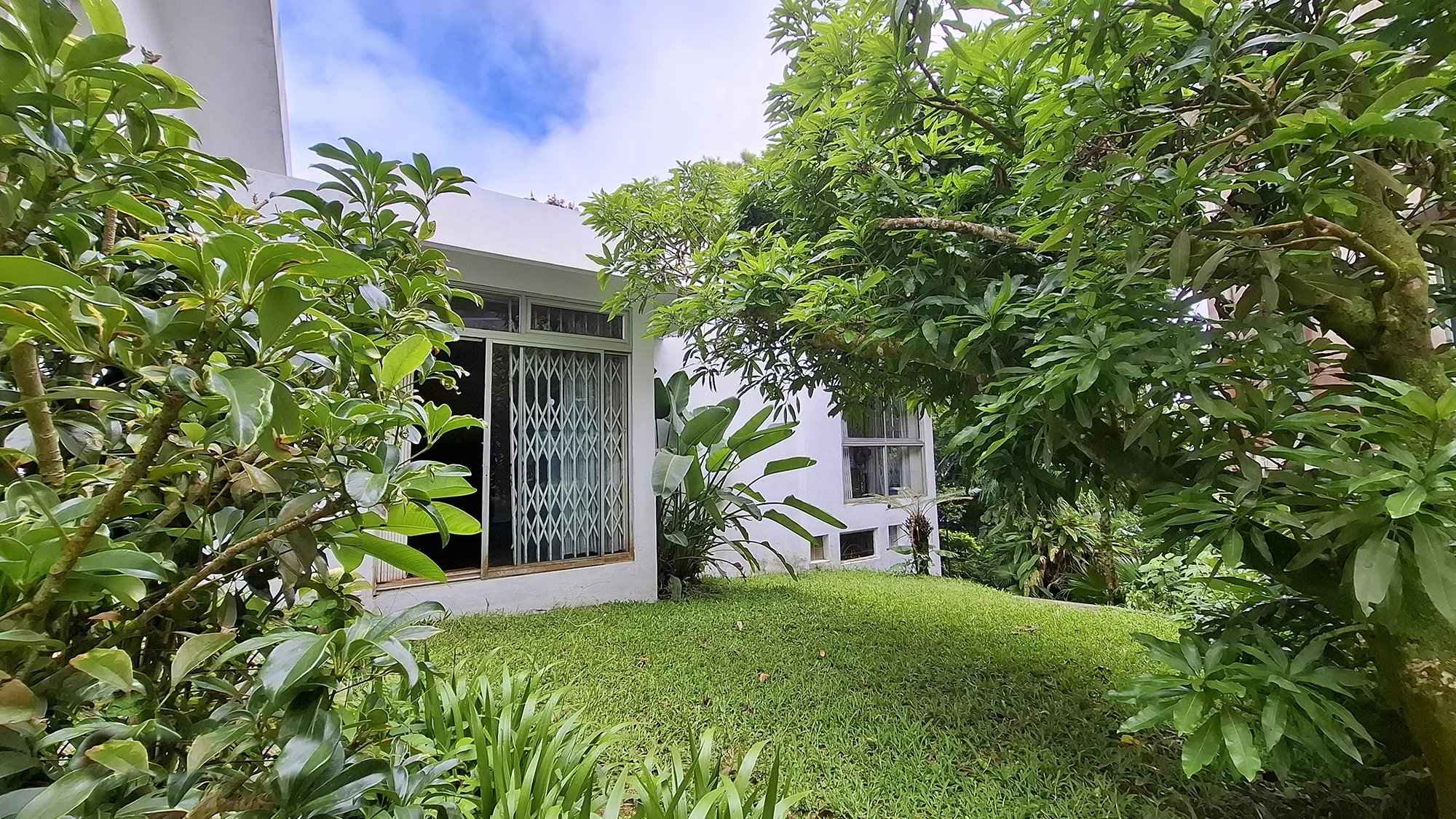 A5136e22eafee5f78f553945d55d50de a347b15828 2000 original - Attribut alt par défaut.