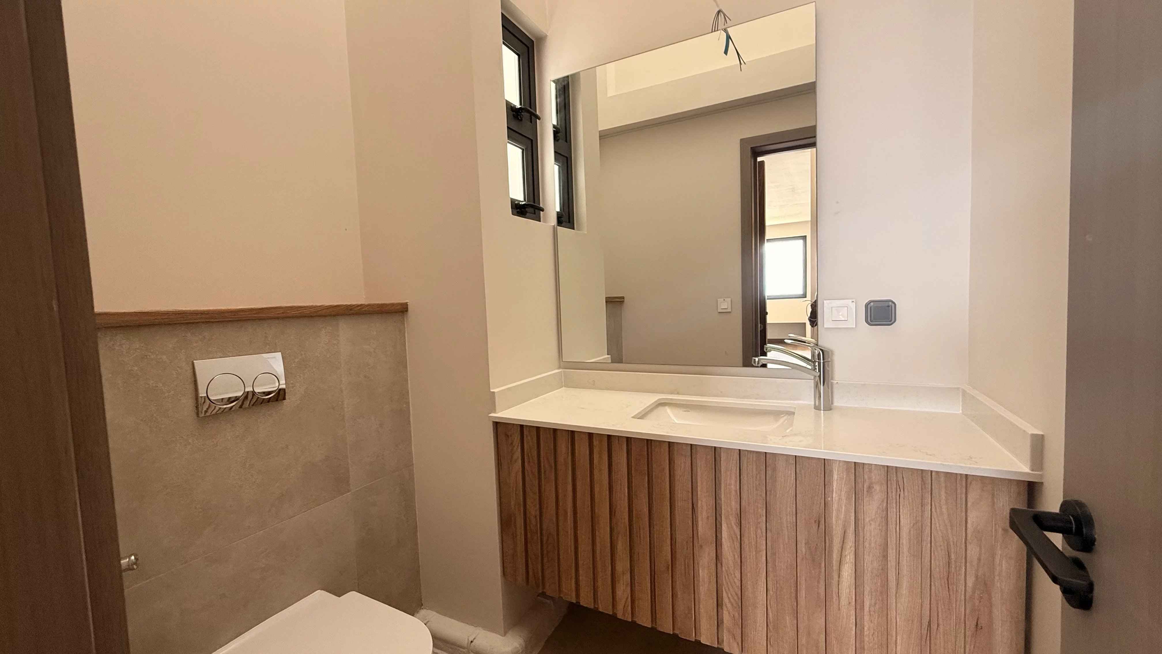 103ac4b4aa9a55e0a9b35fba6408c01b 53a8f71835 4032 original - Attribut alt par défaut.