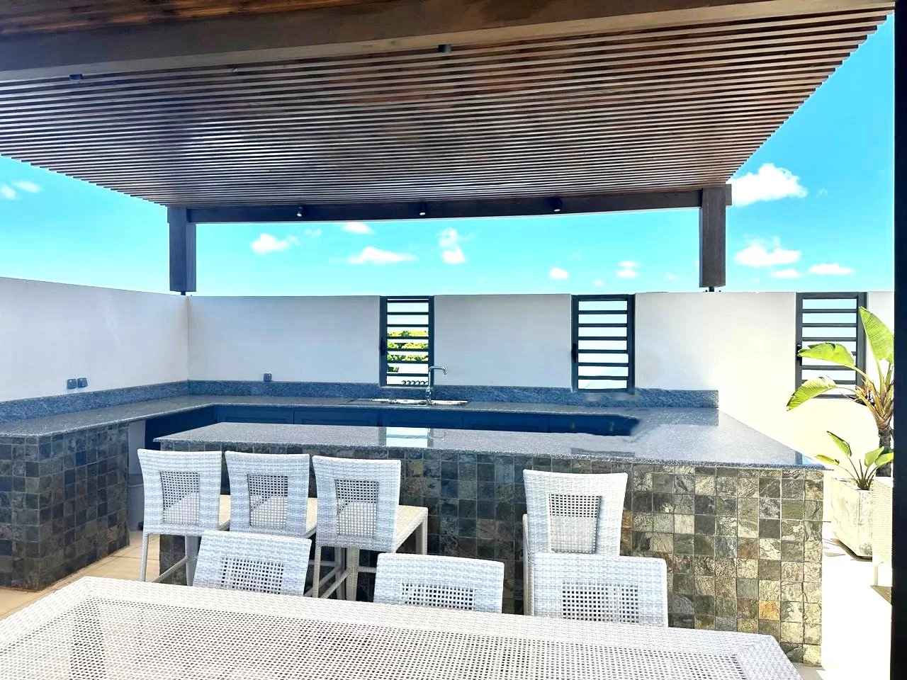 2192311429bff4158a8d7615f199821c 8a080a16d2 1280 original - Attribut alt par défaut.