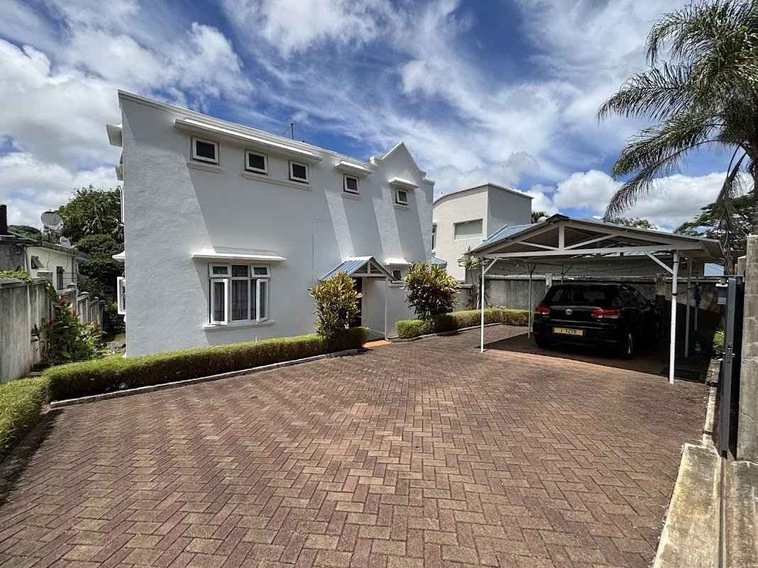 09fe7a533a070730bfcd51452730e48e d6707b18a4 1068 original - Attribut alt par défaut.