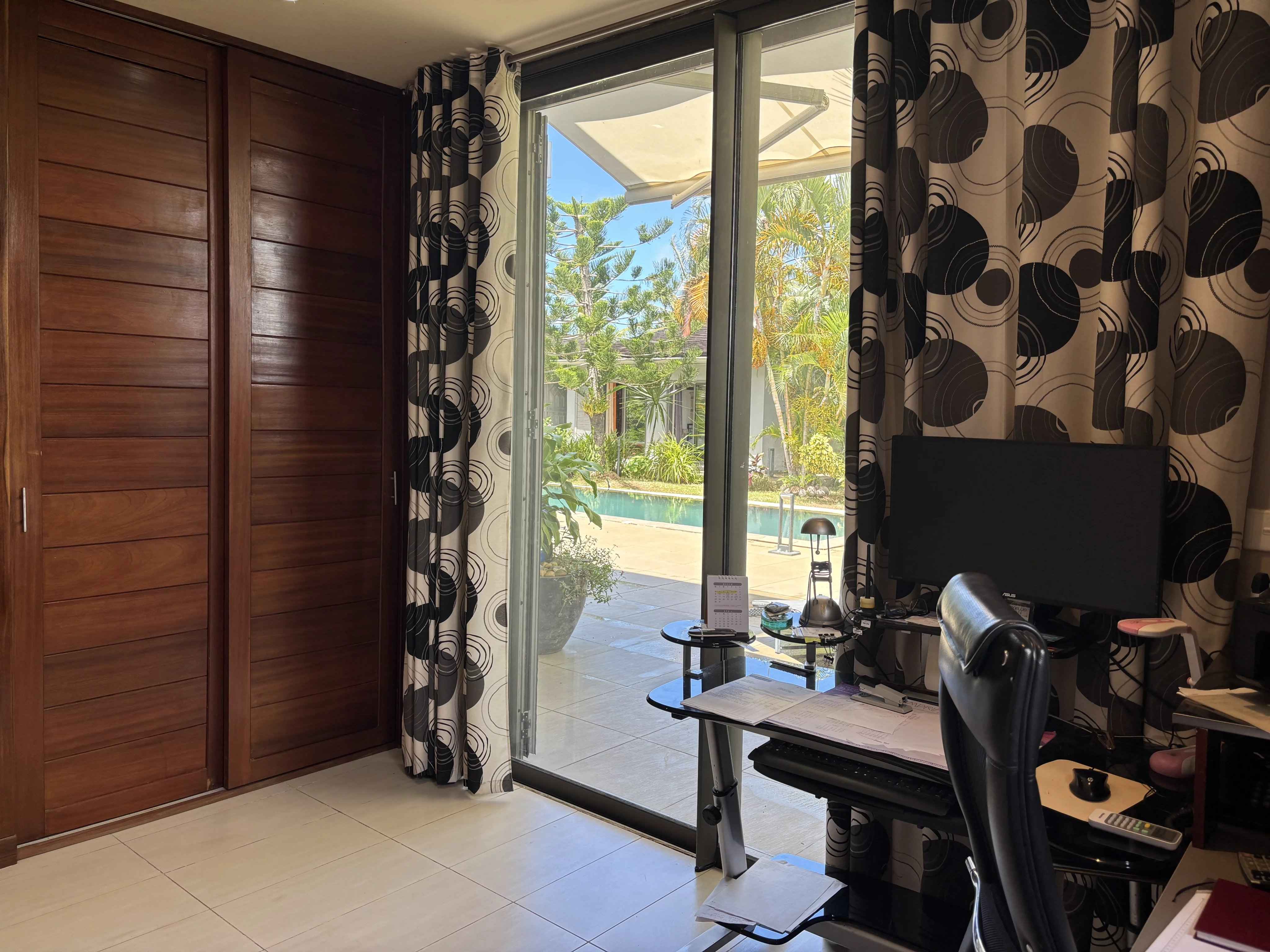 Beb69b9f562cb9677cf9a01cfa8073f9 ced16755a5 4096 original - Translation missing: en.helpers.application.image_tag.default_alt