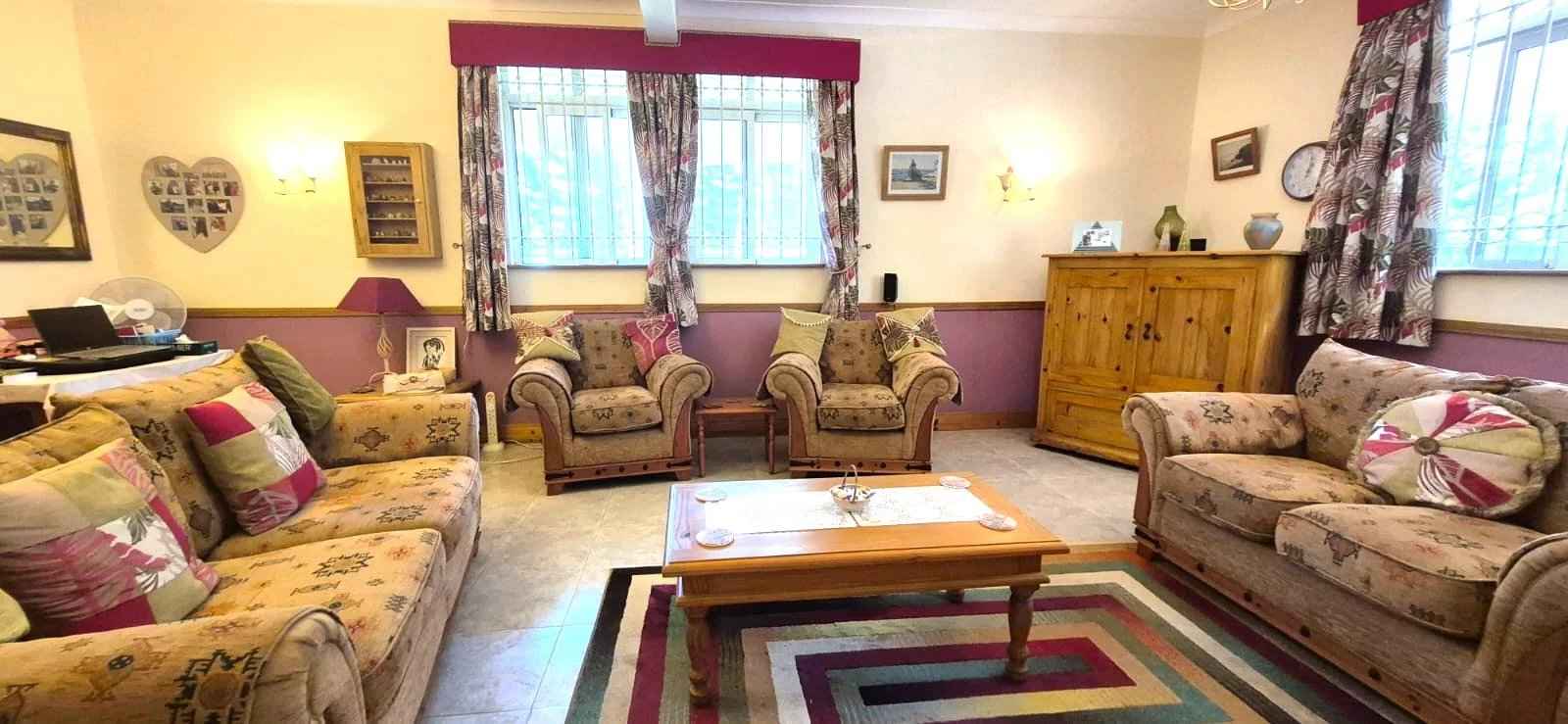 4213afd019e51ac47ca971d5e94303a2 335a720c49 1600 original - Attribut alt par défaut.