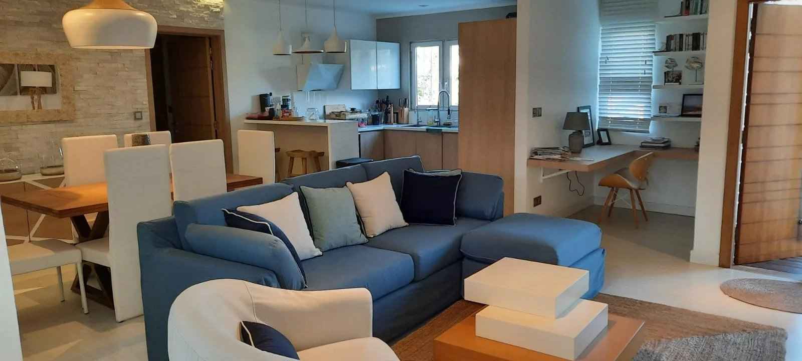 Ad5528b66aedb78cee42da65a6863297 ef17b9a929 1600 original - Attribut alt par défaut.