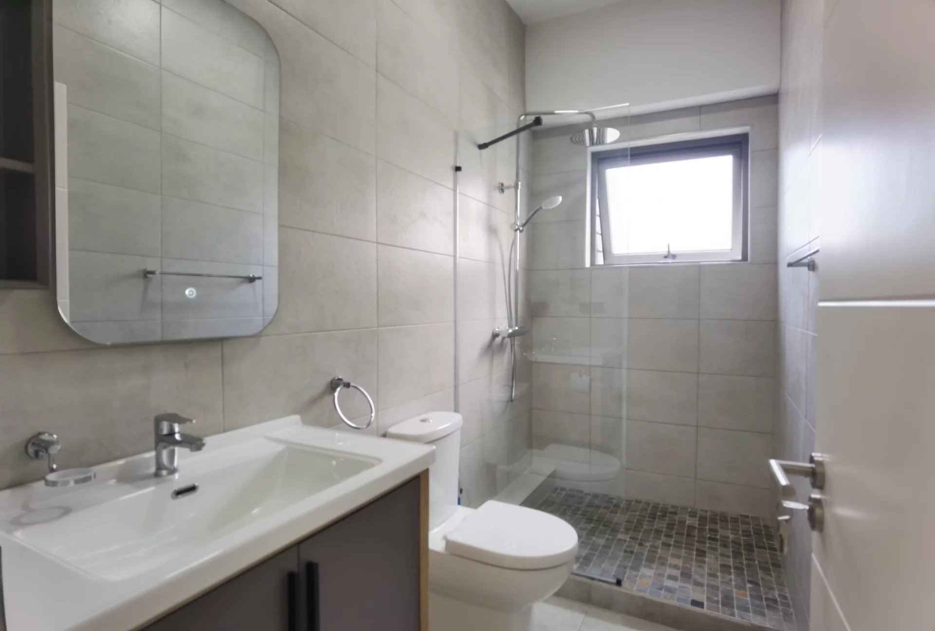 Beebdd70cc730019960a81d024c93b9d cc44f11b06 1920 original - Attribut alt par défaut.