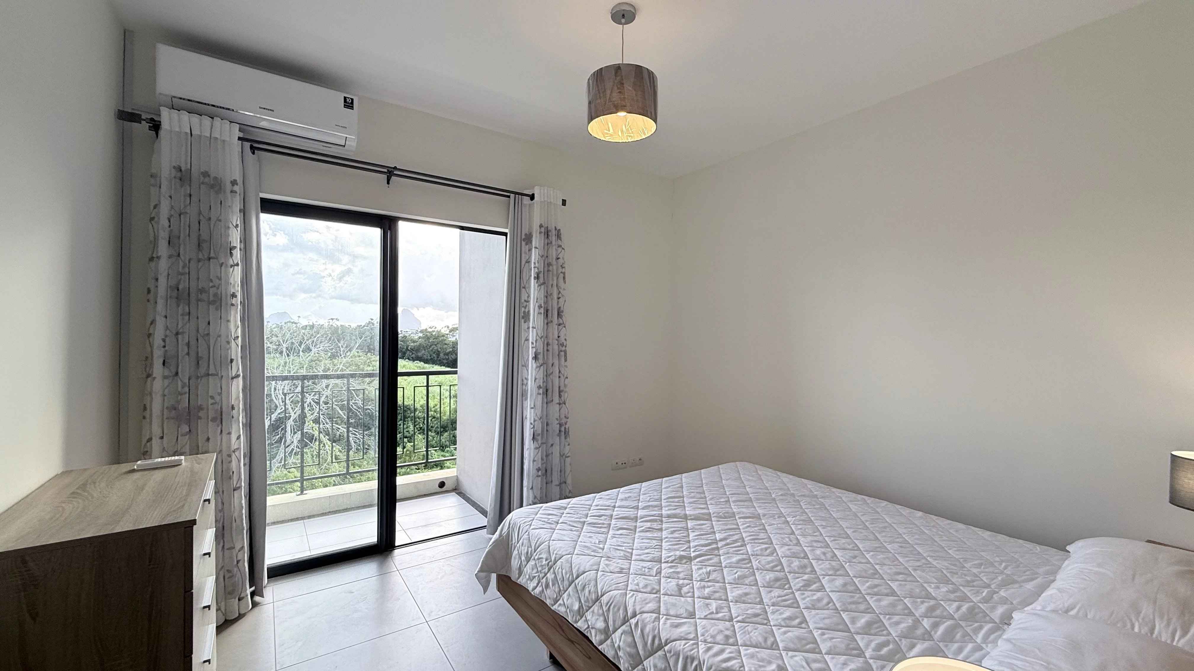 E13d88eb8a66618d613c3b9558b2982d d681409aaa 4032 original - Attribut alt par défaut.