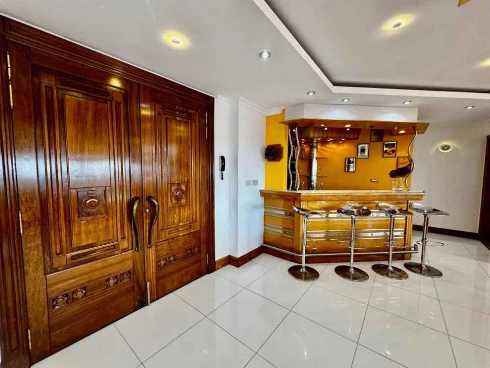 32e424ff95cf5b77a7d2086081f4825c bf13a3c18e 1000 original - Attribut alt par défaut.