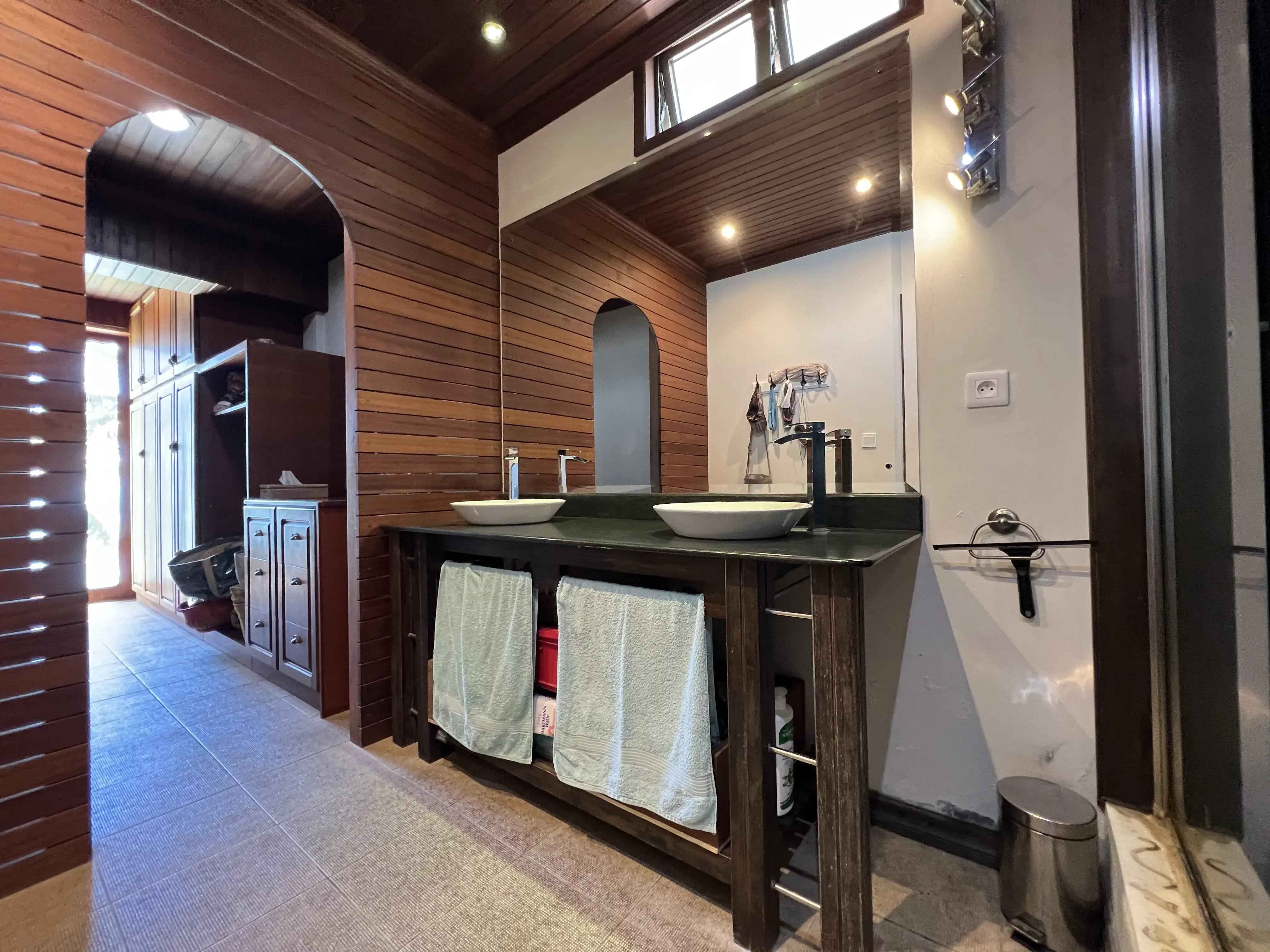 94c6fcd65bcdbb1813b04e86f7d355a4 44aecd1205 4032 original - Attribut alt par défaut.