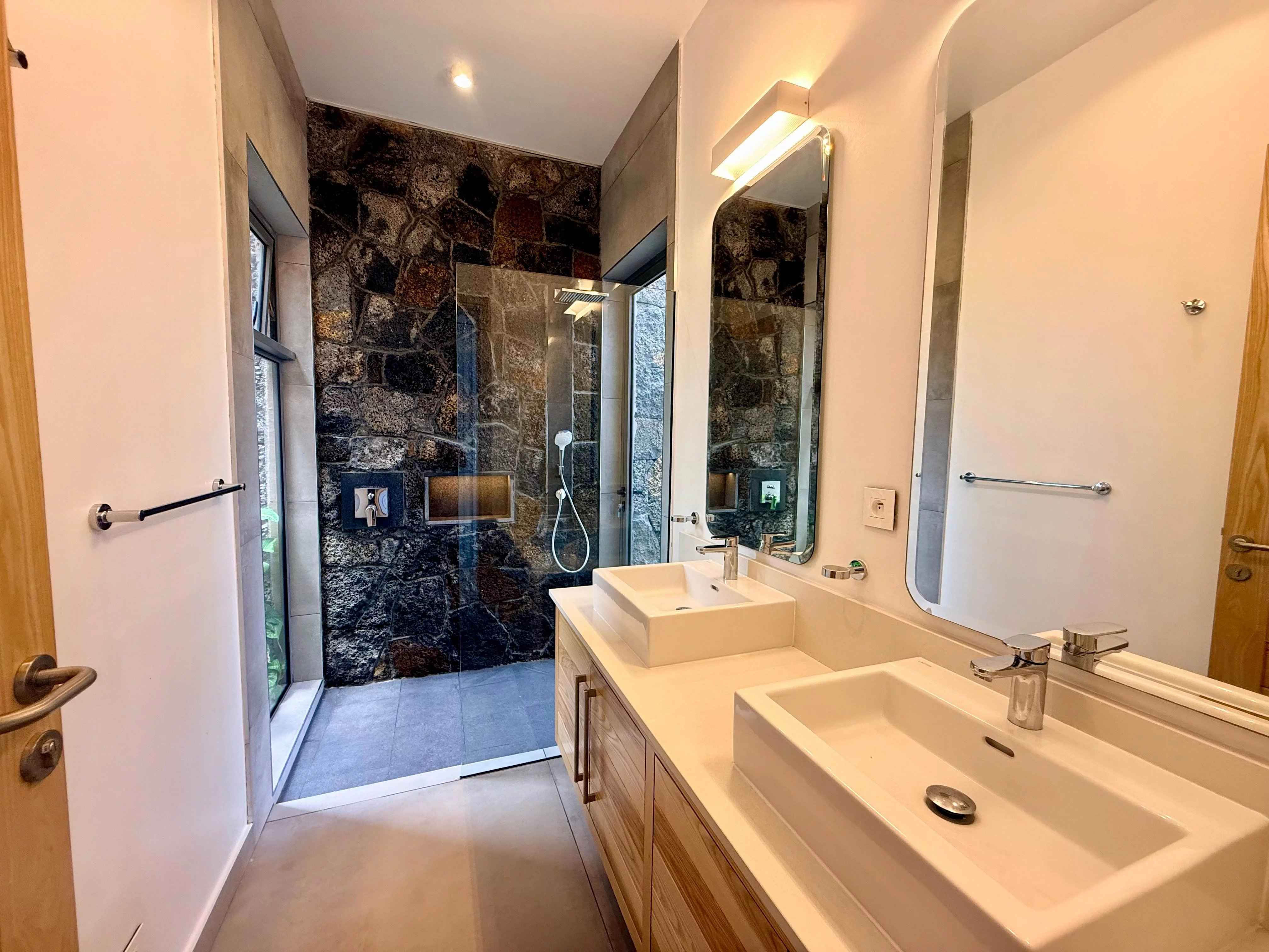 C2ee38ebf42a29b1d864a1aeb7417465 ad4d10787c 4032 original - Attribut alt par défaut.