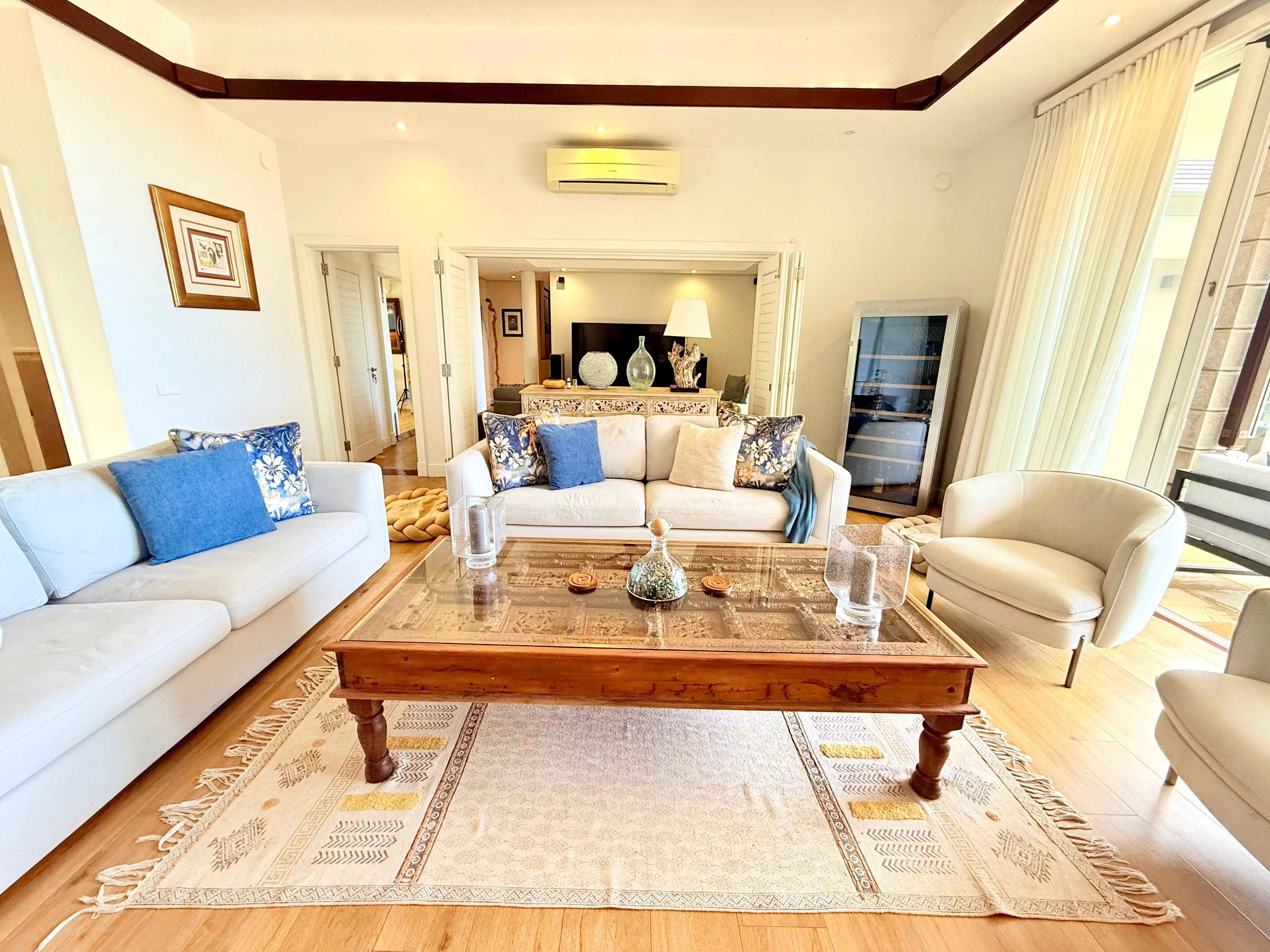 4d96f375f4e10299d4893331873c41bf 002ae92ac3 4032 original - Attribut alt par défaut.