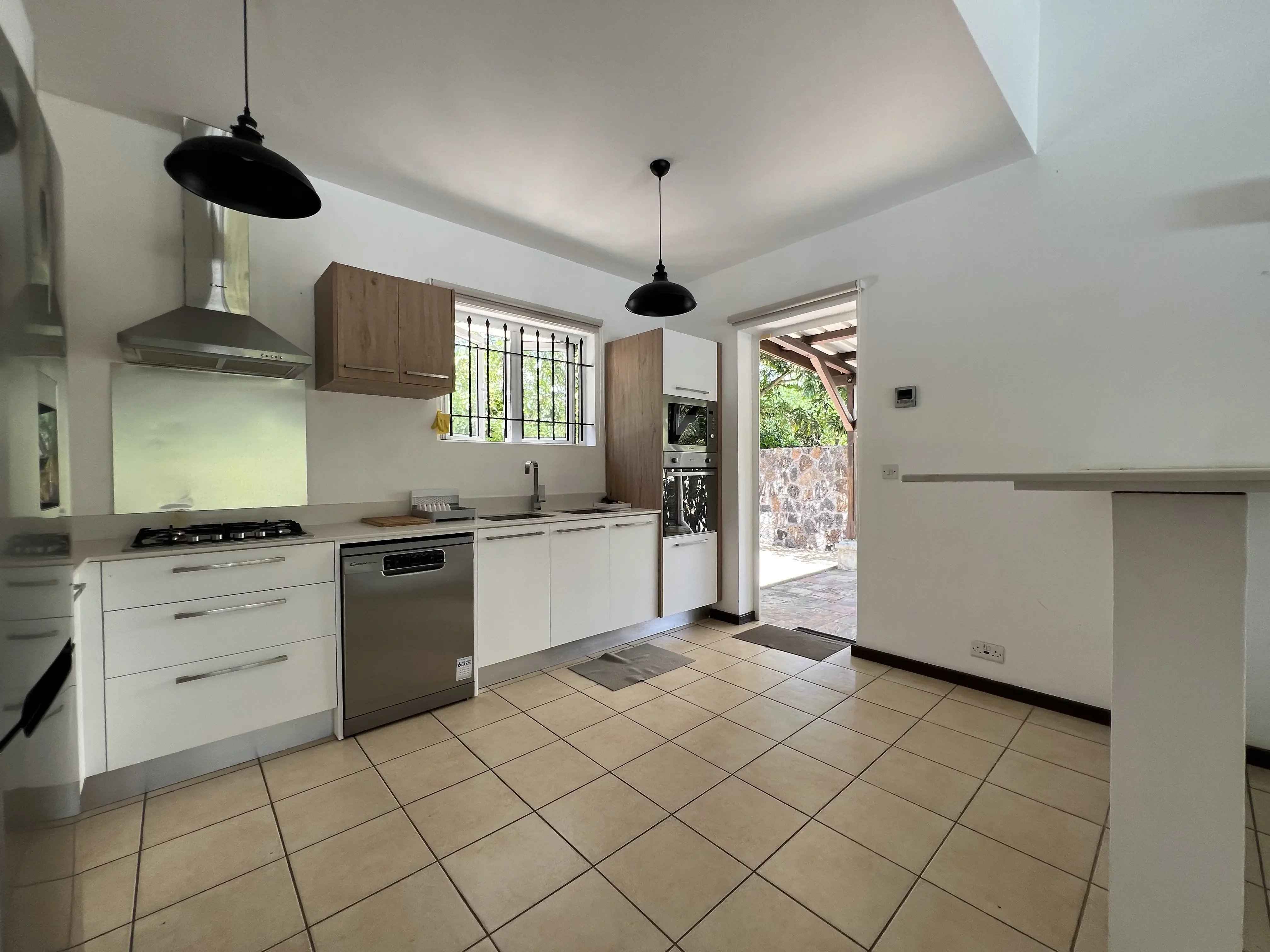 8cd57fd17fe2c31867146b48d431d449 c636d91014 4032 original - Attribut alt par défaut.