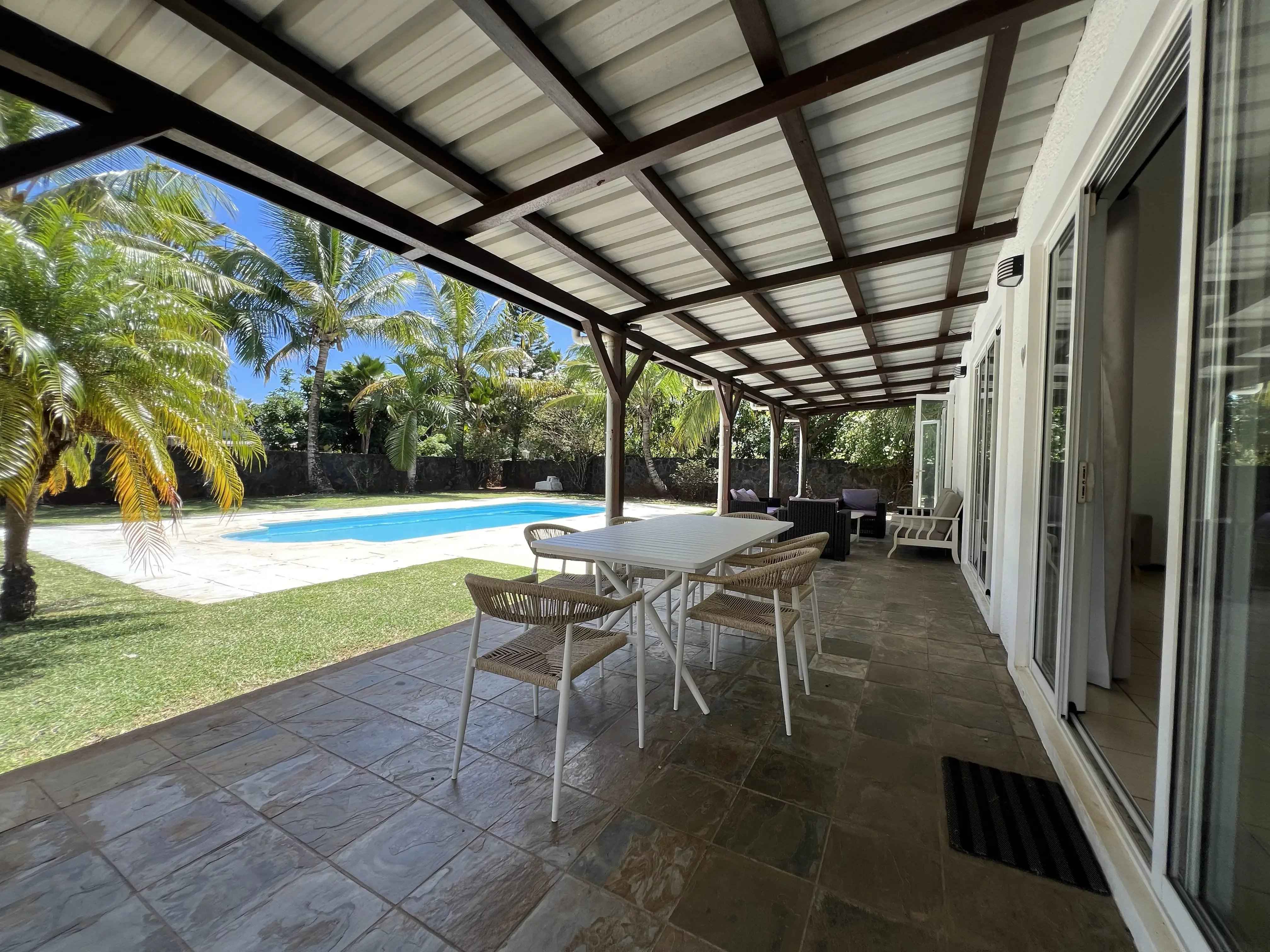 1427ccf17ff34a87496d4e07deb15165 98e5260371 4032 original - Attribut alt par défaut.