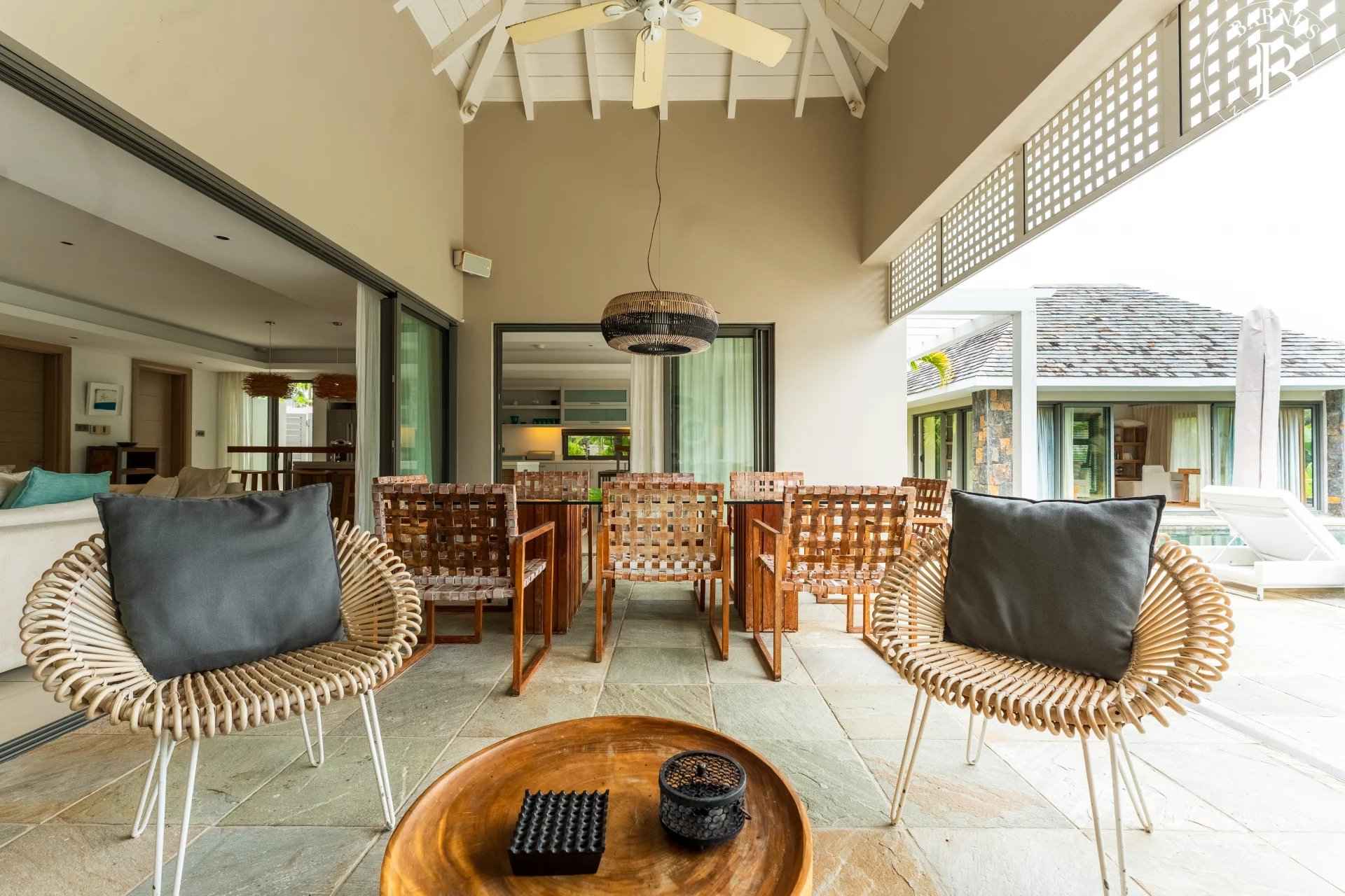 1587fe59b0be41463a8f1e7b4dc1413a a498caef74 1920 original - Attribut alt par défaut.