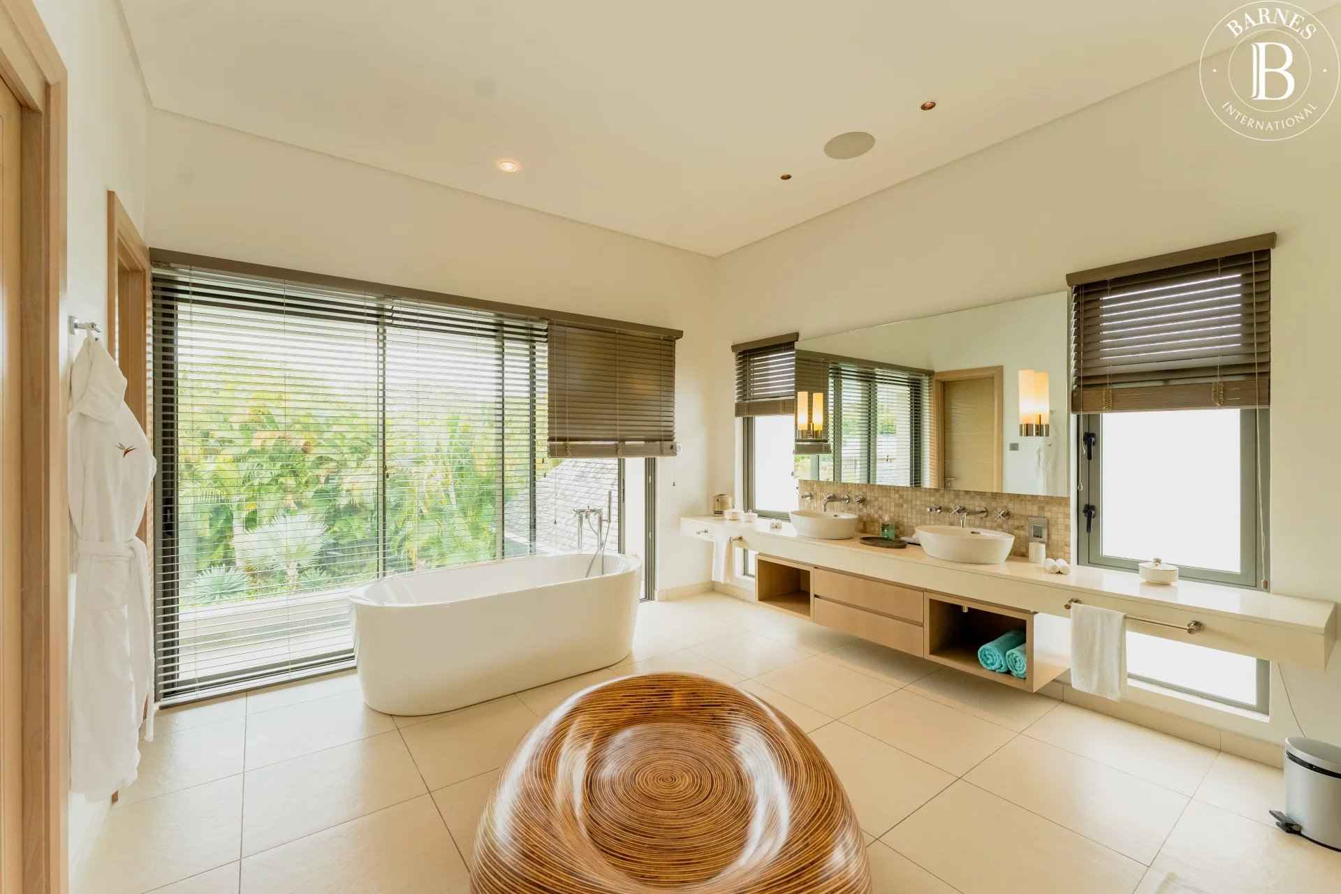 4d360918ba0b6521bd9f93ca3905bb3f 762c3ab006 1920 original - Attribut alt par défaut.