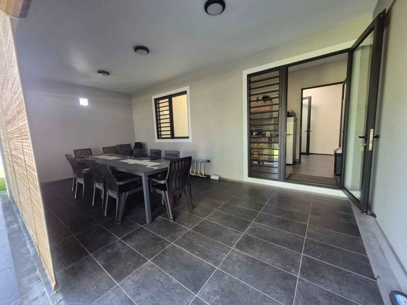 F5bf5591dfdc4e74f0dac57f4f91c566 f5abff3e5c 1600 original - Translation missing: en.helpers.application.image_tag.default_alt