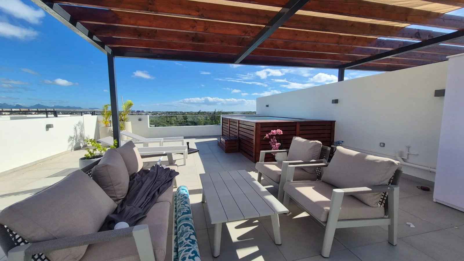 Fd50061396247eb6e230804ddc0cbd5c 89374b1ab4 1600 original - Translation missing: en.helpers.application.image_tag.default_alt