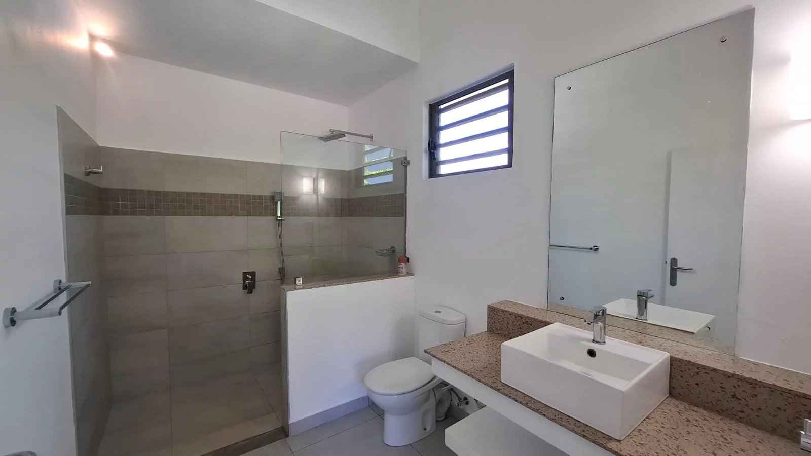 D9c25a1868ee159a349c7644a11f1910 f9fa07e752 1600 original - Attribut alt par défaut.