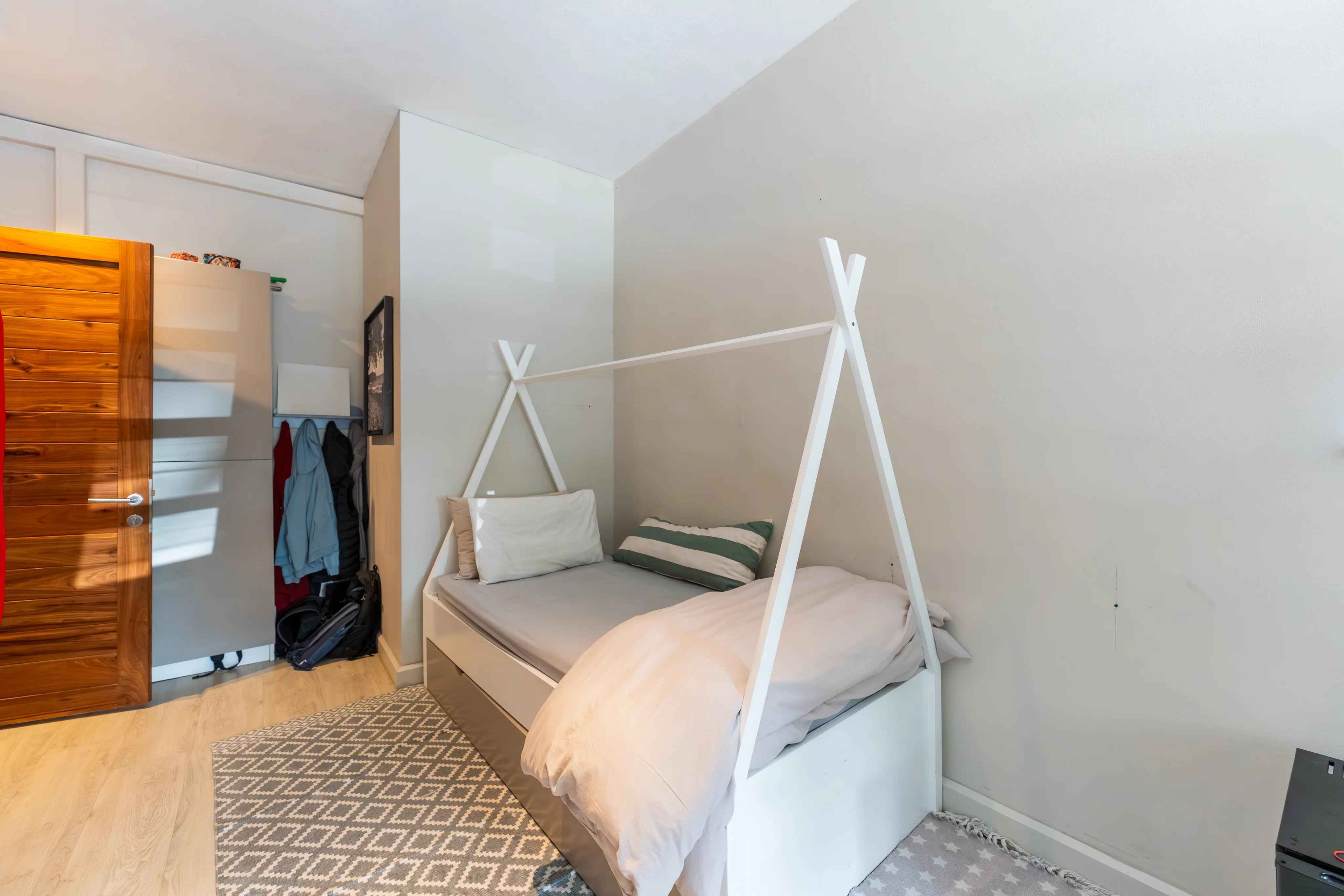 D036b28ff54c1bf9324f0ac0295d457f 2b18f9d87f 4096 original - Attribut alt par défaut.