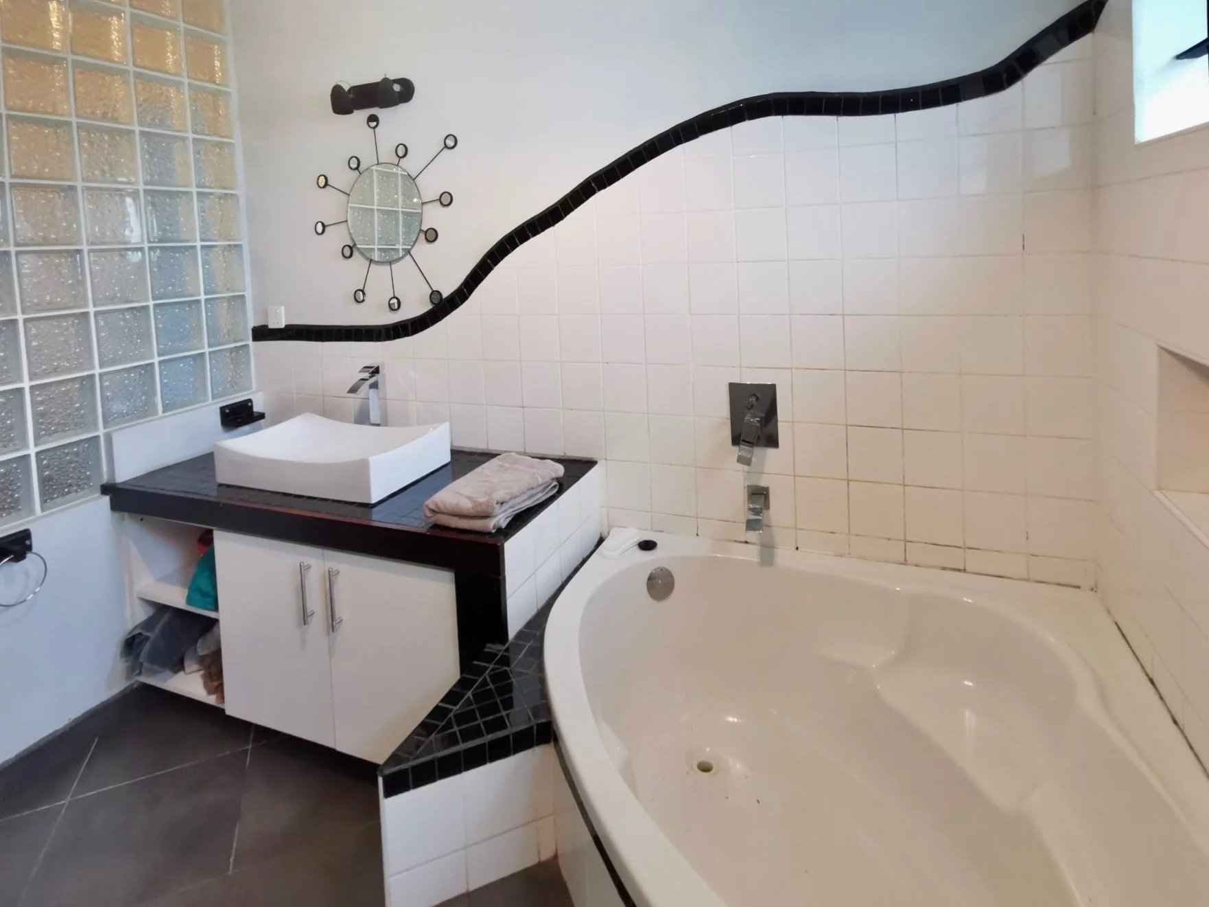 3a3541565a7b87872d63b54e799a53f0 5b3761720d 1762 original - Attribut alt par défaut.