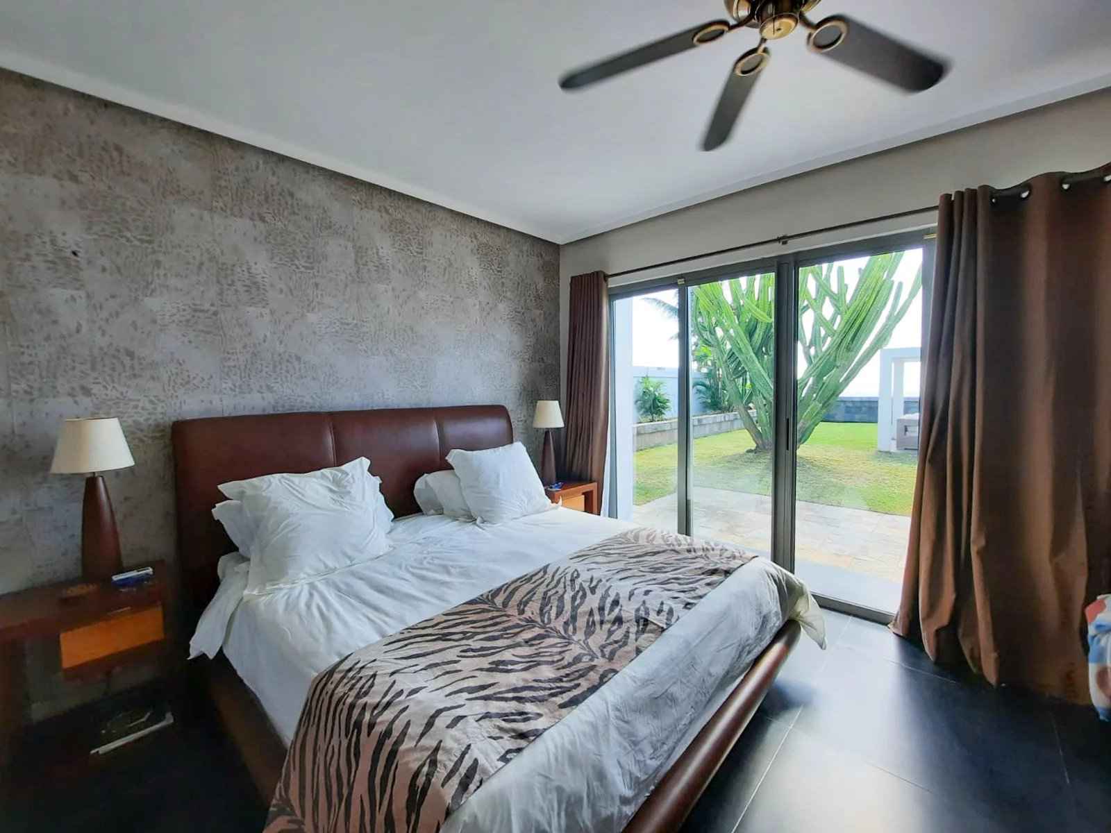 Bdf74ec9a6bed77aa208be6ca390920a f37191980e 1600 original - Attribut alt par défaut.