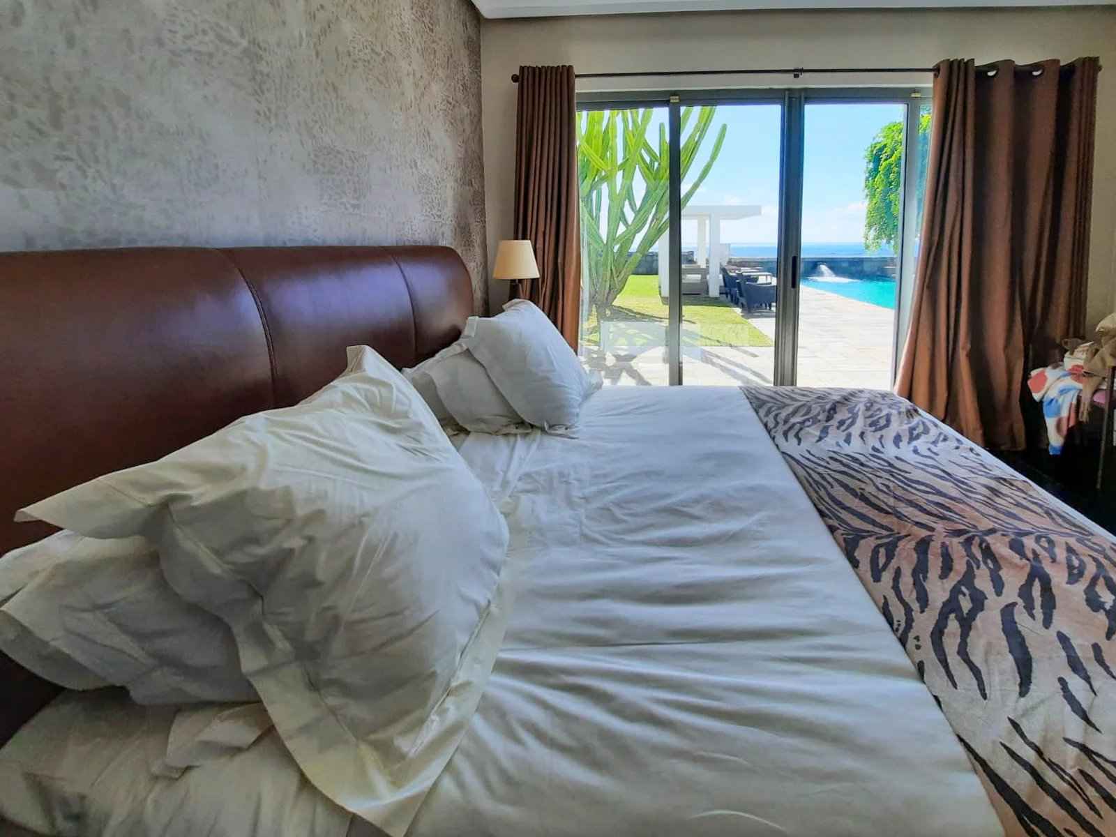 126b7c54cede5a42769a48d3aa568c5d ff9dffe6da 1600 original - Attribut alt par défaut.