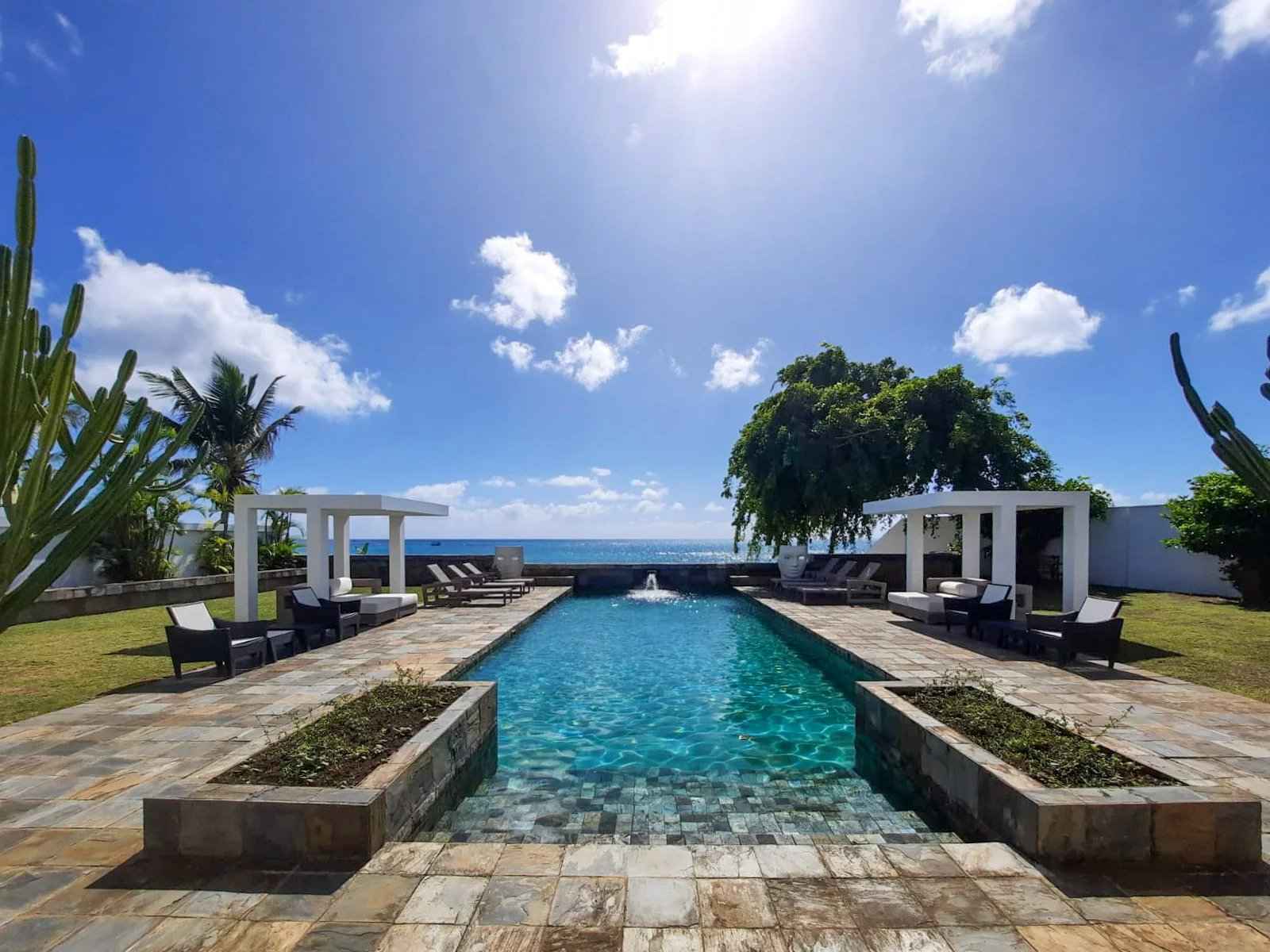 0a71f117bc954bbe4338b8cf00ae2cac ecd8a42e6a 1600 original - Attribut alt par défaut.