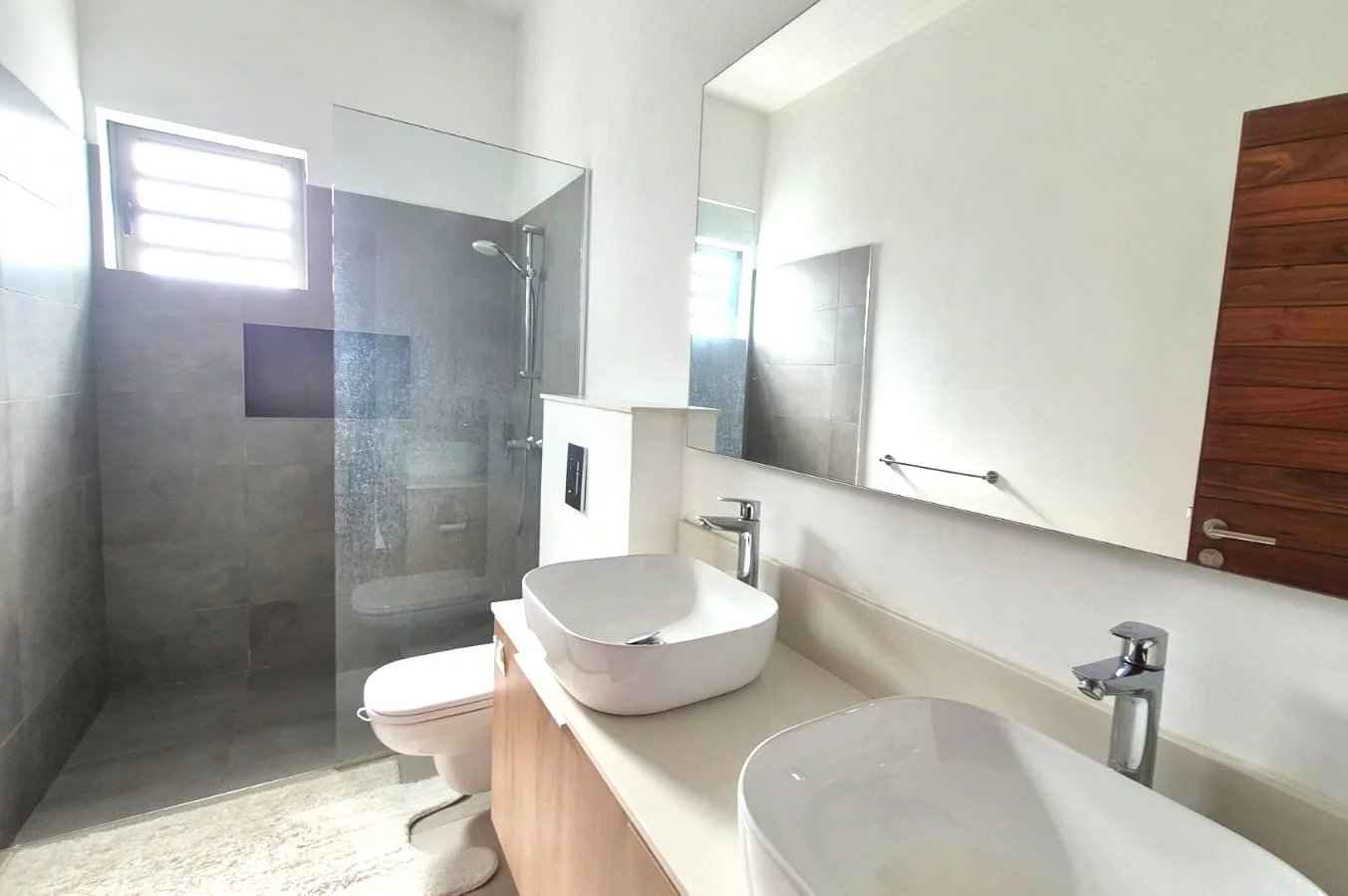 2a657f1e1d7b85eb2c116862fd296c1b 031f659928 1353 original - Attribut alt par défaut.