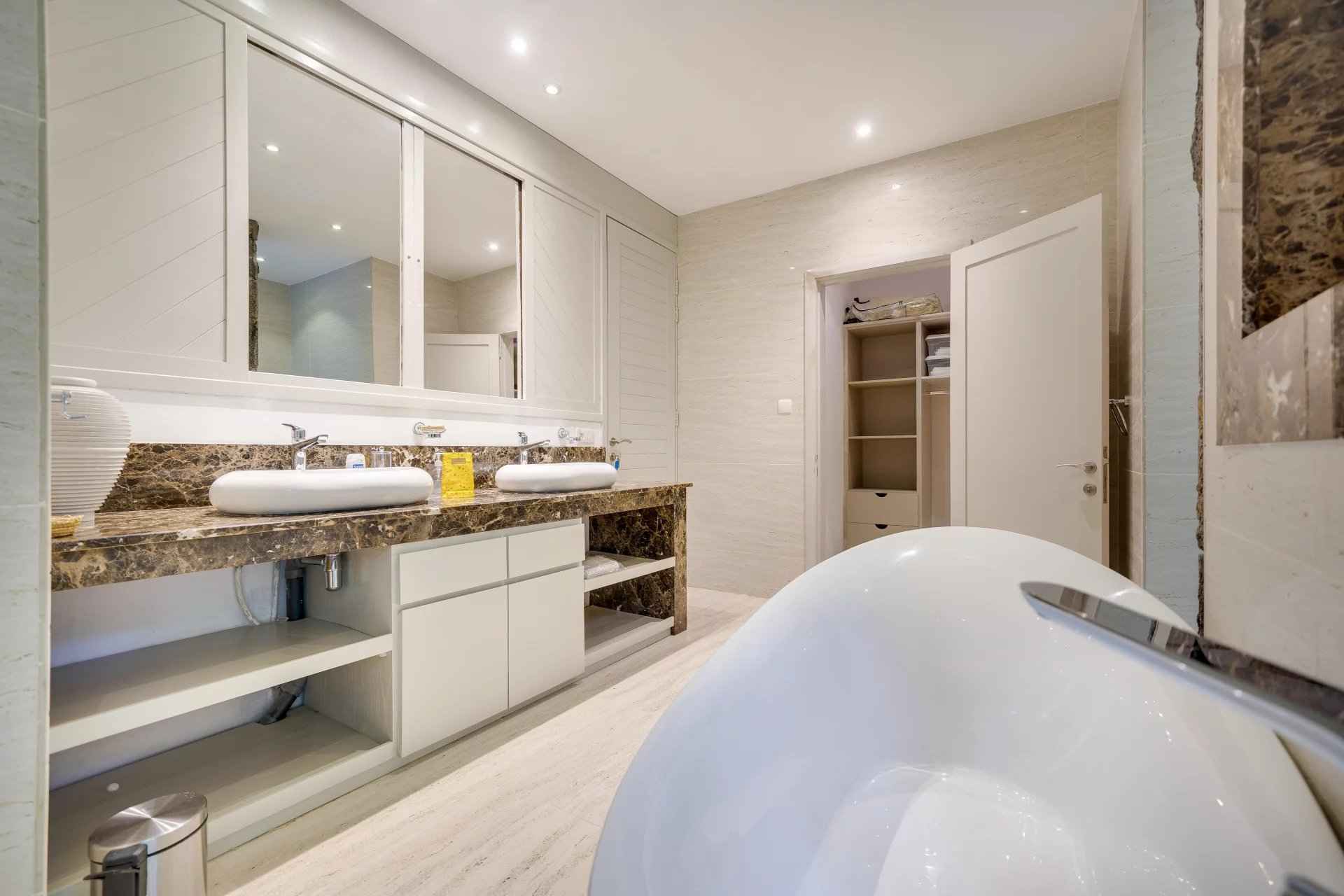 674802643f146a5762a37b463266f330 33cd398335 1920 original - Attribut alt par défaut.