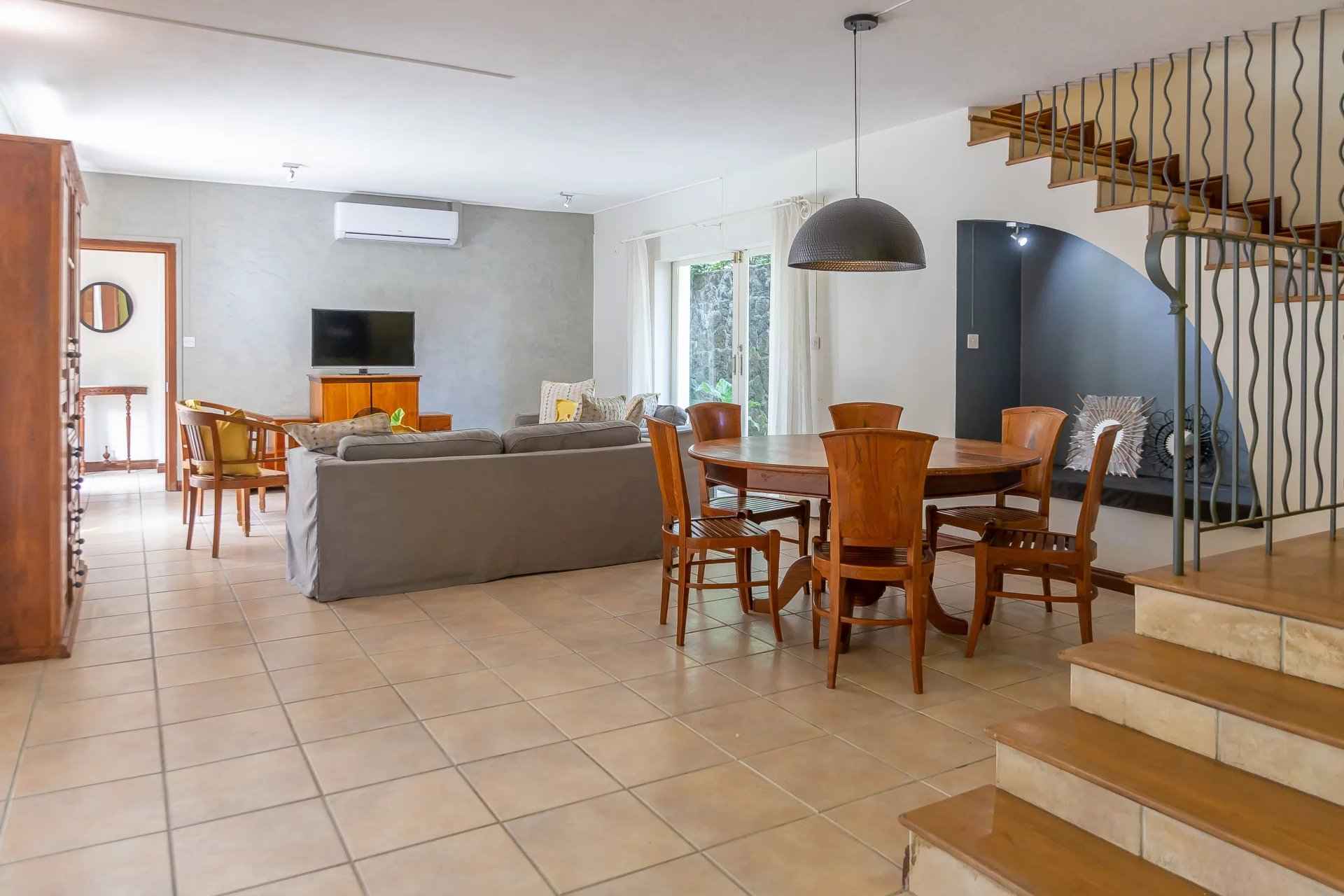 F05694d798cce9322d5a23eb610fd01a a96fd9723f 1920 original - Attribut alt par défaut.